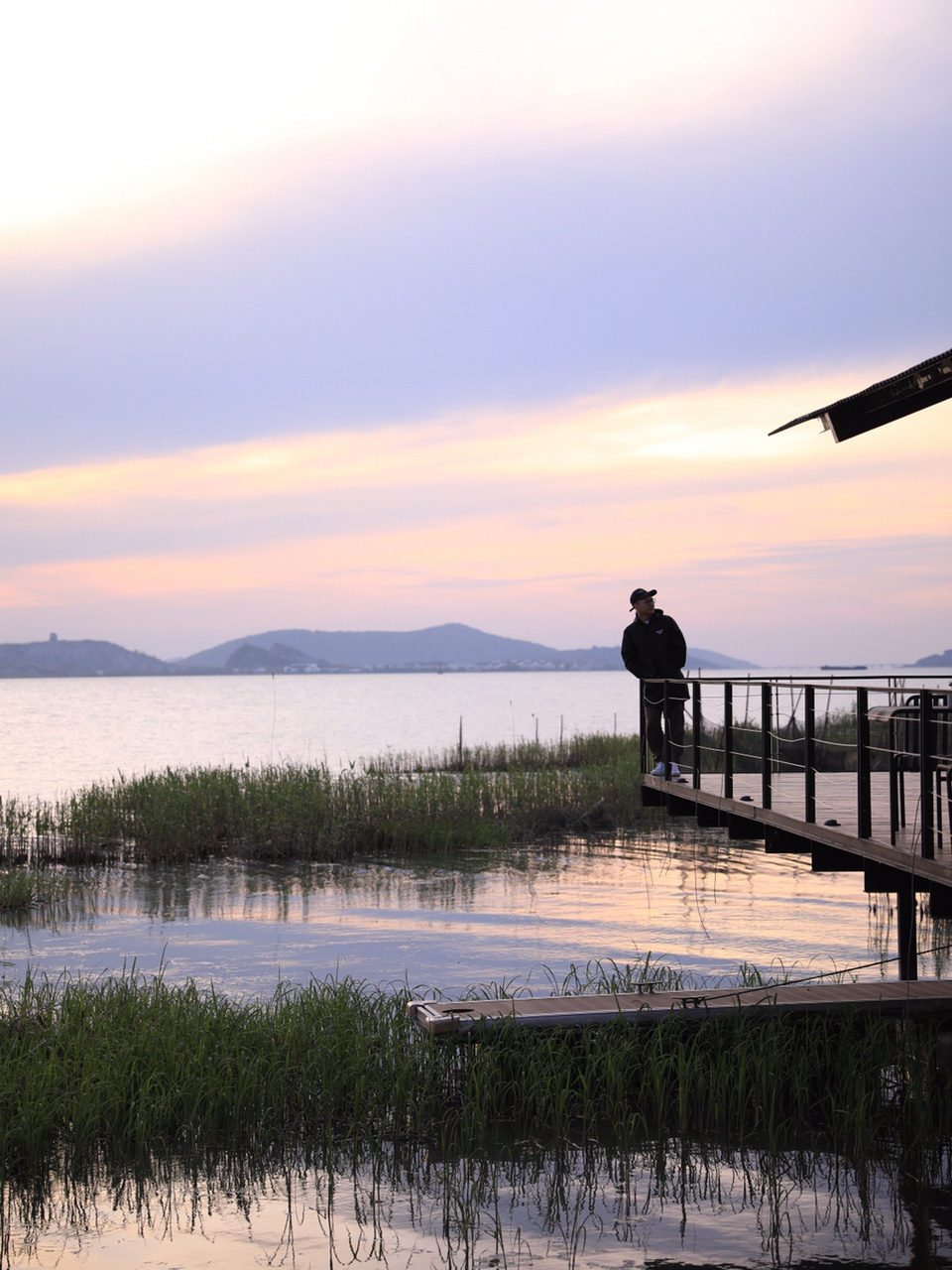 坐标:大乐之野 苏州余山岛店 如何到达:[戳脸] 因为在小岛上,要坐游艇