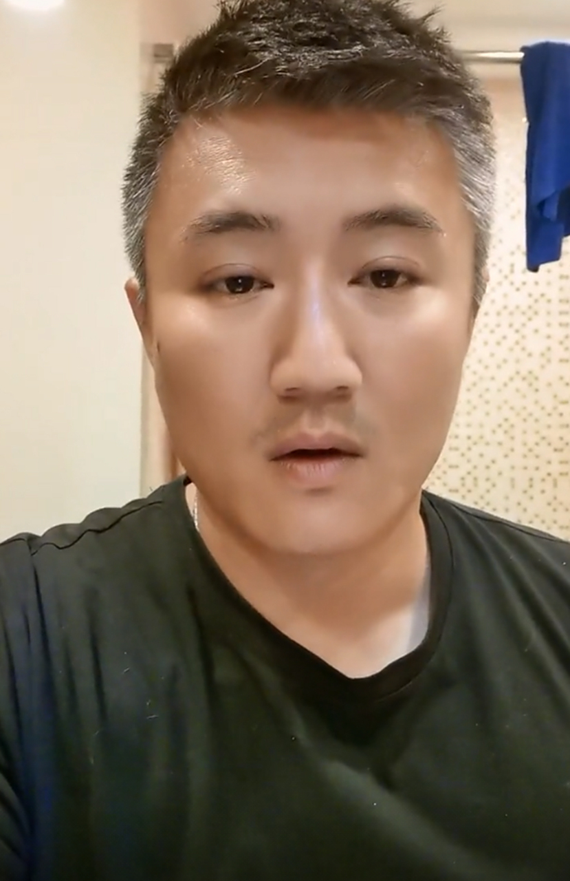 八卦娱乐明星#  知名童星叶静近况,41岁胖60斤头发花白,理发店关门