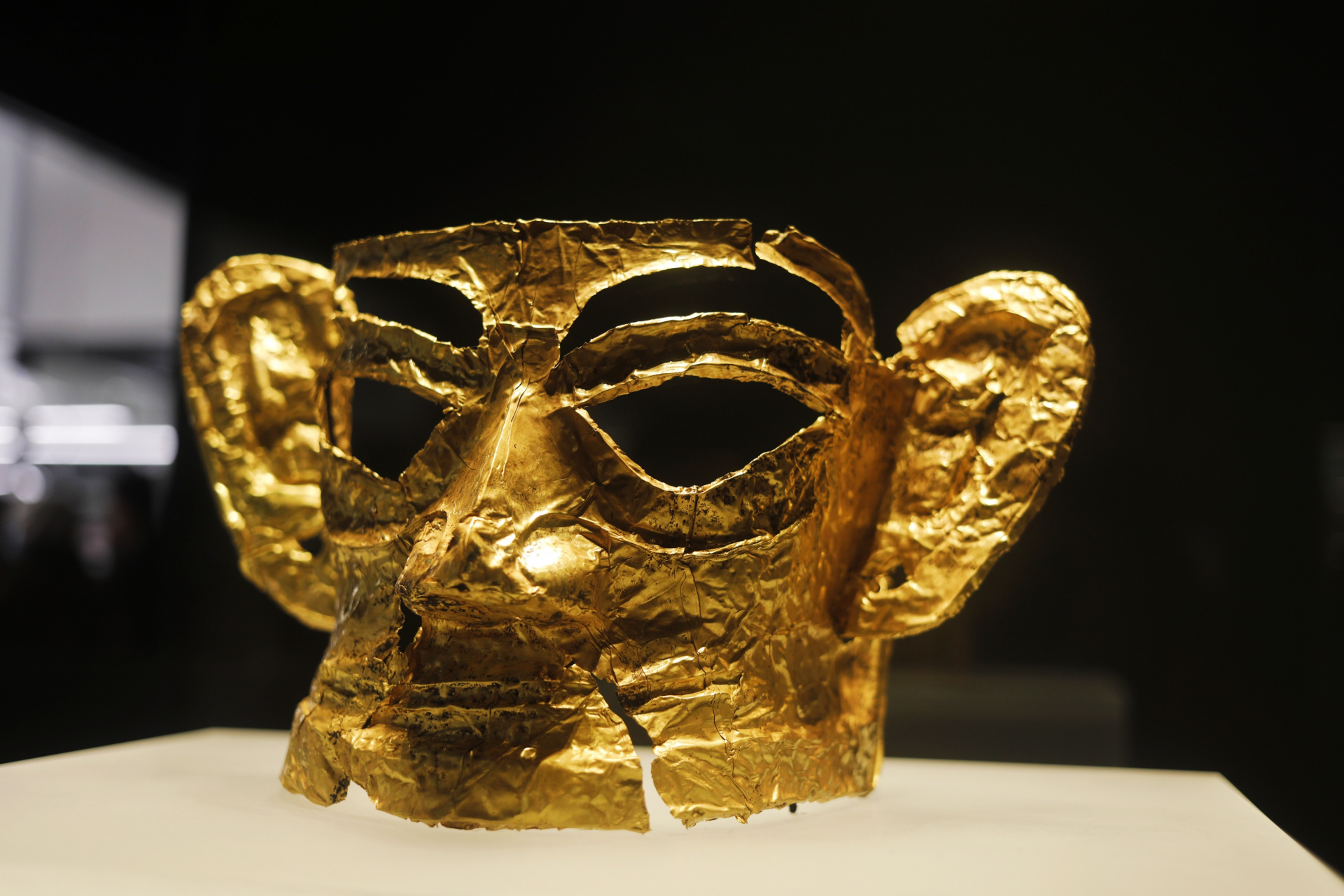 总要来次博物馆吧#三星堆的黄金面具——体现了古蜀文明对金器的嘲葺