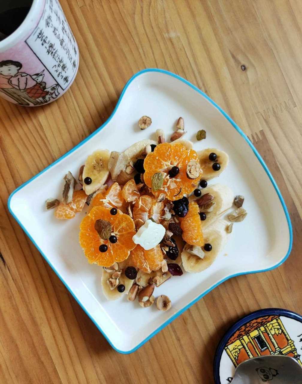 每天上午十点半,下午三点半都是小朋友的水果时间虽然已经解封,但是