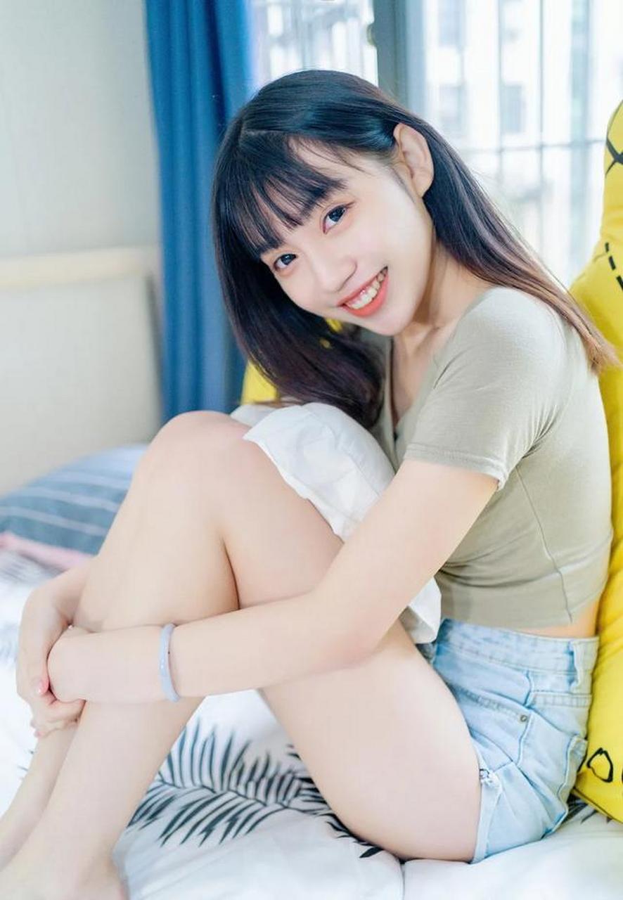 清纯可爱小姐姐