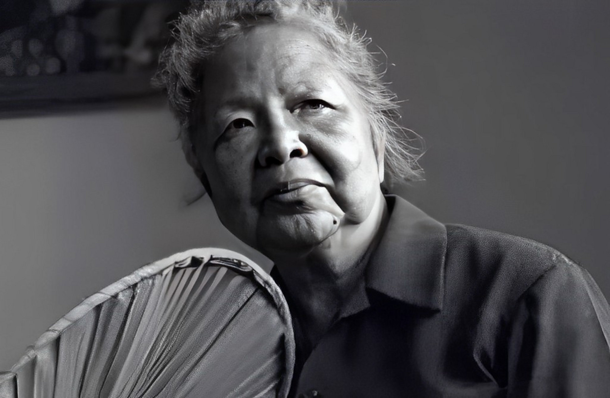 1957年,物理学家博士·林兰英准备返回美国时   海关扣押,强行搜查她