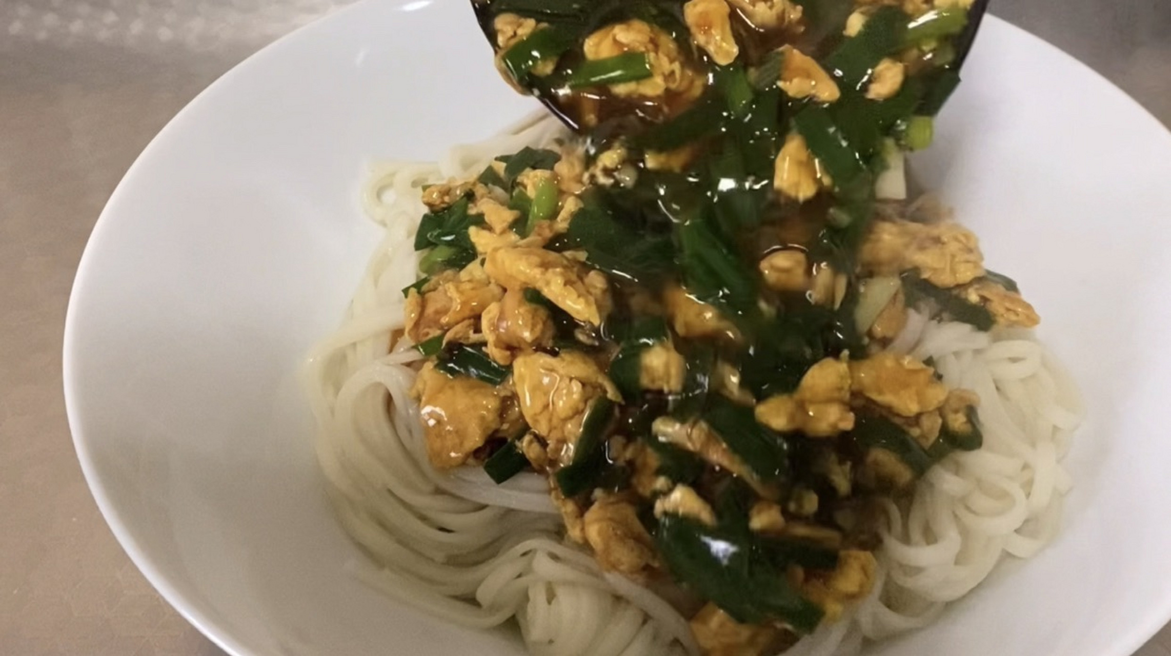 韭菜鸡蛋打卤面 韭菜炒鸡蛋韭菜鸡蛋馅都习以为常.