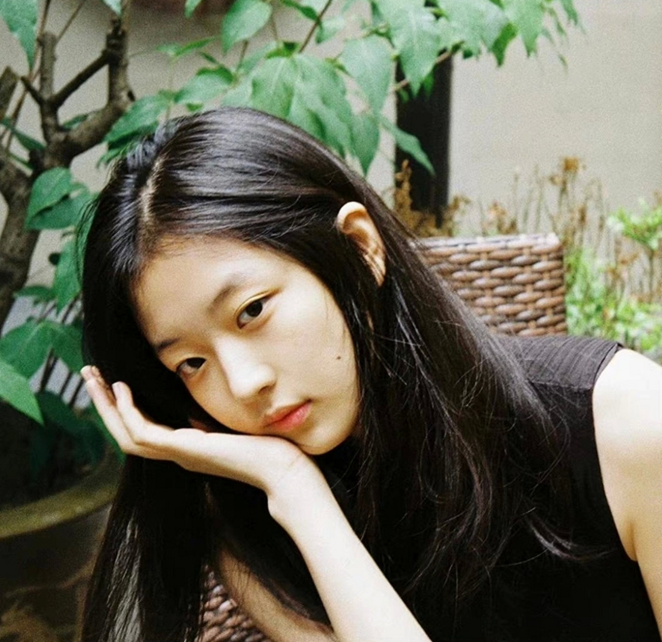 活泼可爱,俏皮灵动,甜美迷人的#孙千# 眼神清澈,身材纤瘦,笑容秀丽