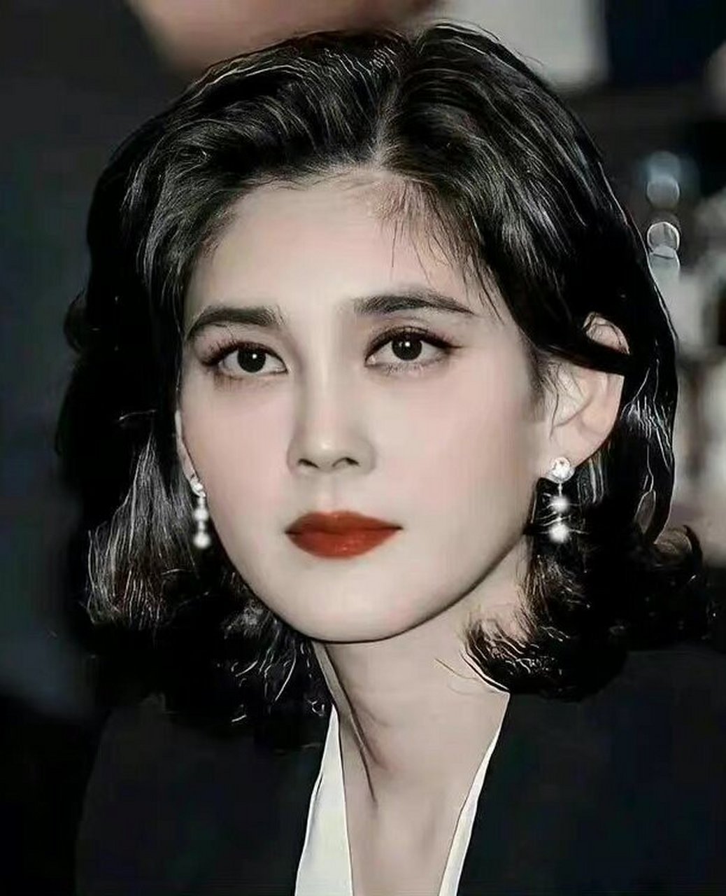 韩国首富李健熙的大女儿李富真,作为三星长公主,每次出镜的穿搭和颜值