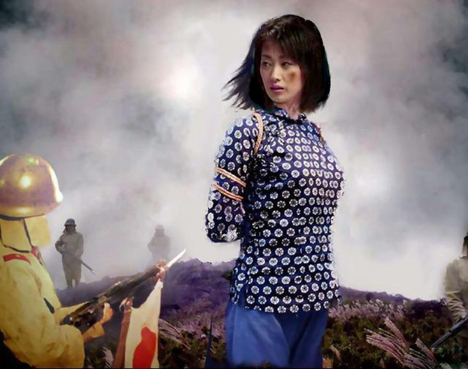 1943年11月,记者叶曼之拍下了女英雄《刘耀梅之死》这张照片,其惨状