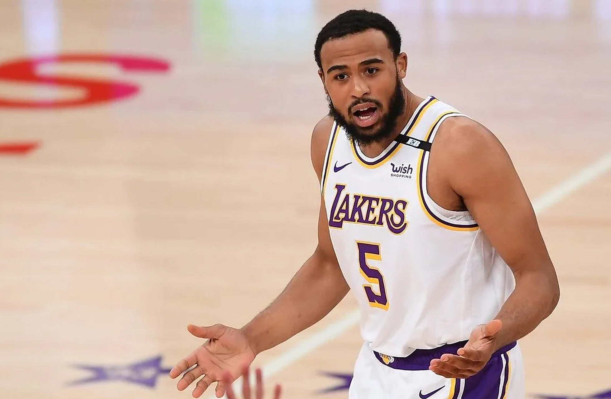 湖人为塔克提供资质报价  湖人官方今日宣布,他们已经为后卫塔伦-霍顿