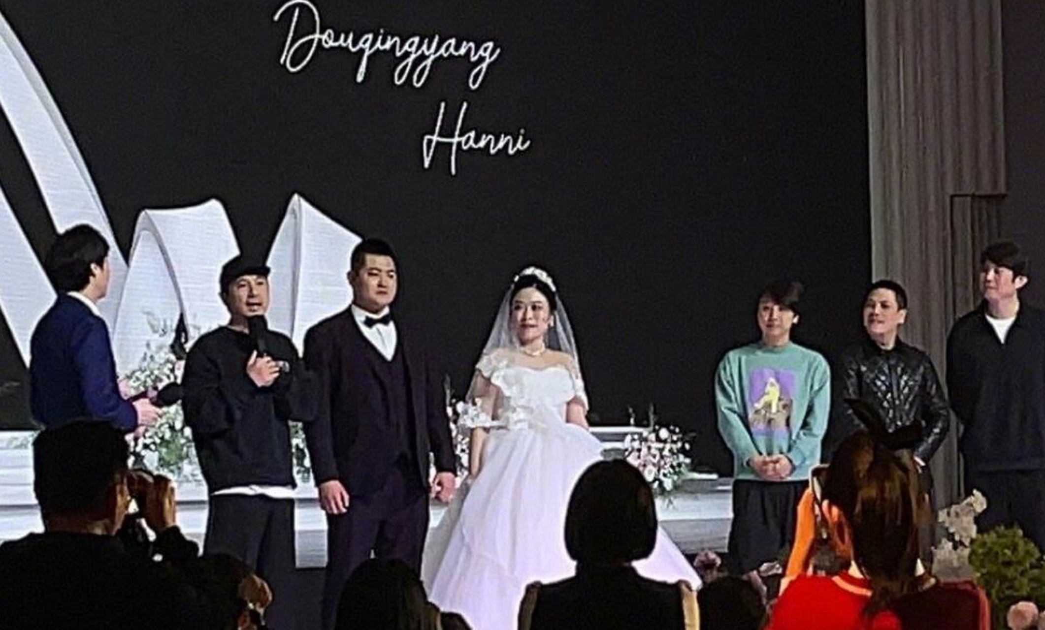 沈腾带老婆参加婚礼##沈腾 王琦# 沈腾带着老婆王琦,去参加常远