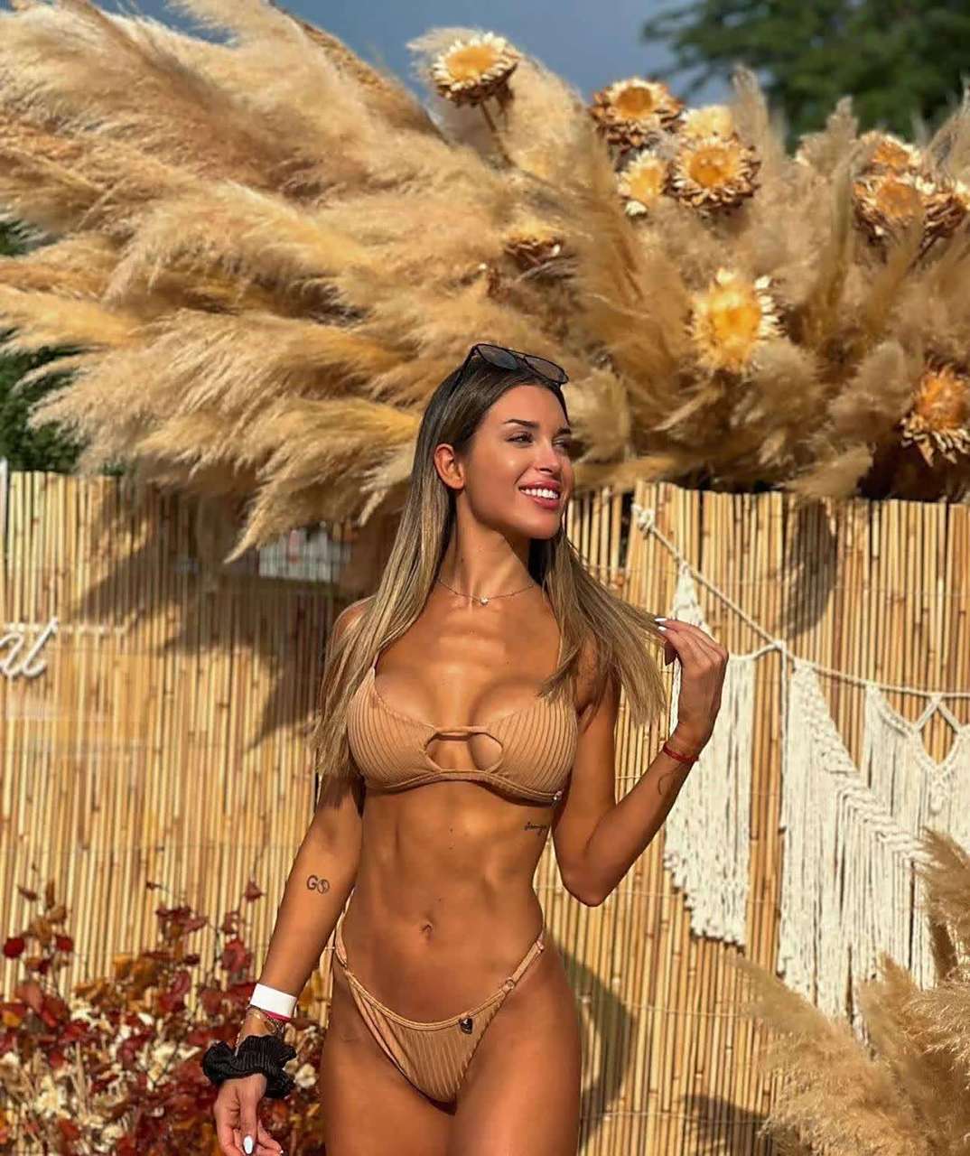 劳塔罗的妻子——阿古斯蒂娜·甘道夫:    劳塔罗于2018年从阿根廷