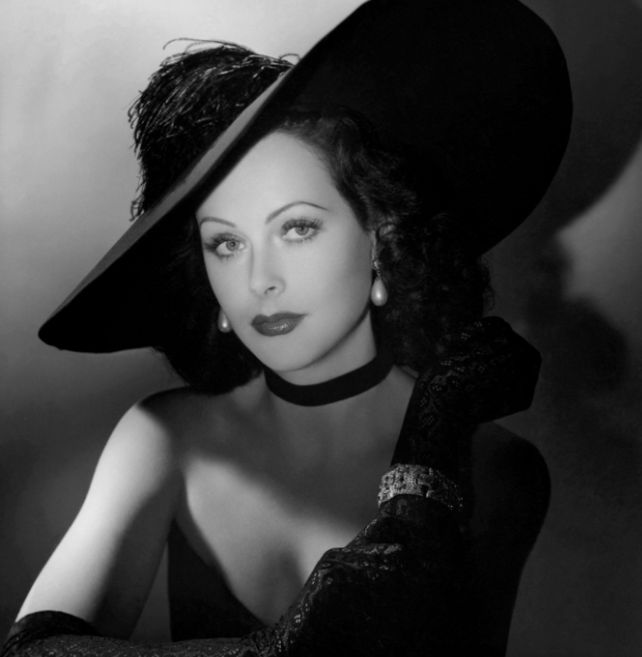 wifi之母海蒂拉玛:美丽与智慧的化身,她的美惊艳了一个世纪