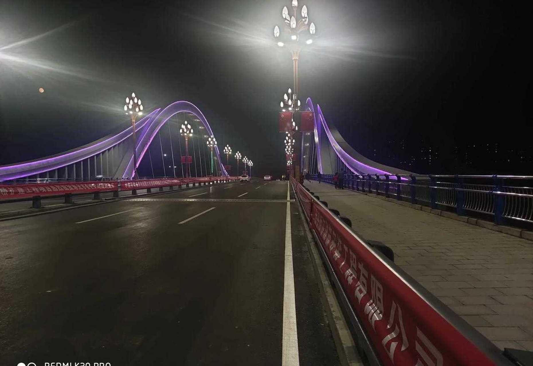 寿光金光街弥河大桥夜景,流光溢彩,美轮美奂啊!