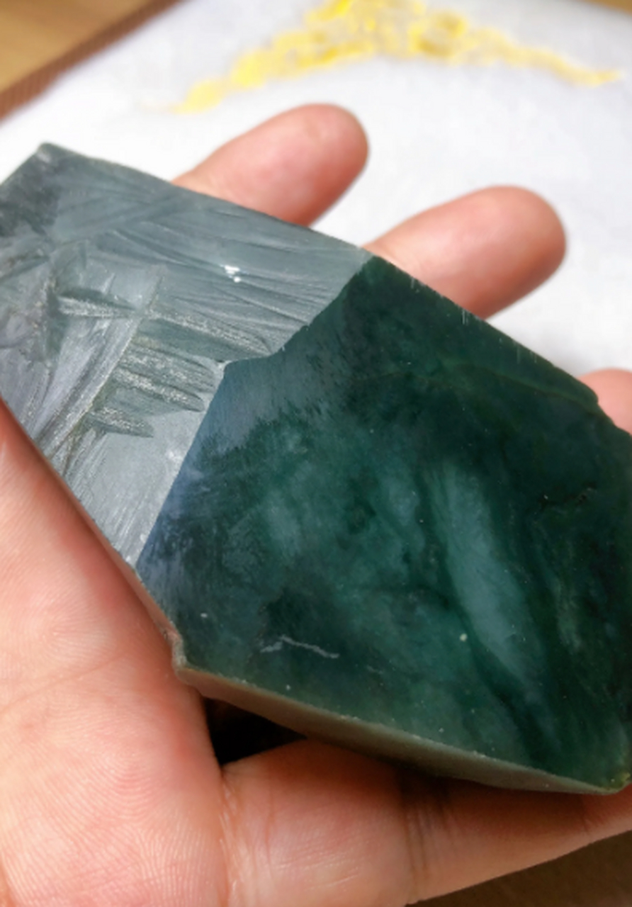 点击头像看直播##翡翠原石#178克南齐冰种老蓝水明料,肉细种老,现在