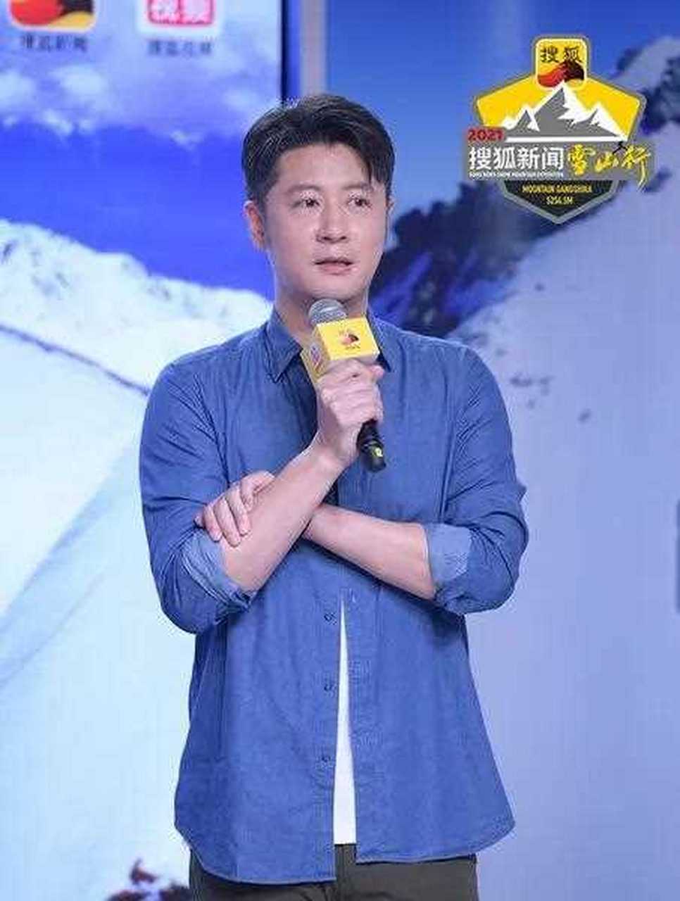 2015年,任重和林心如参加《我们相爱吧》,任重为她在玻璃上画心心而