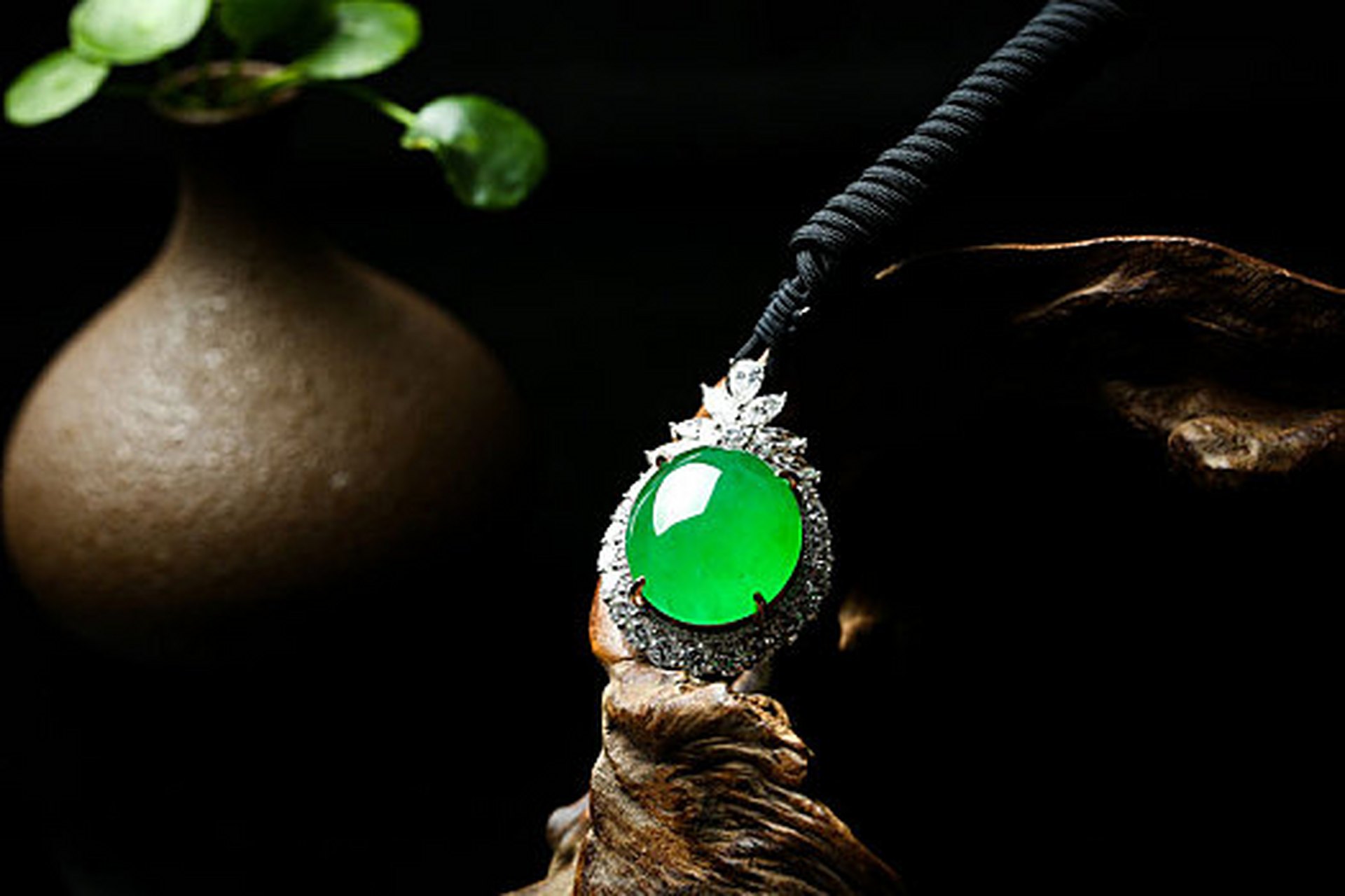 国人爱玉,自古有之.什么是玉?按照古话说,石之美者皆为玉!