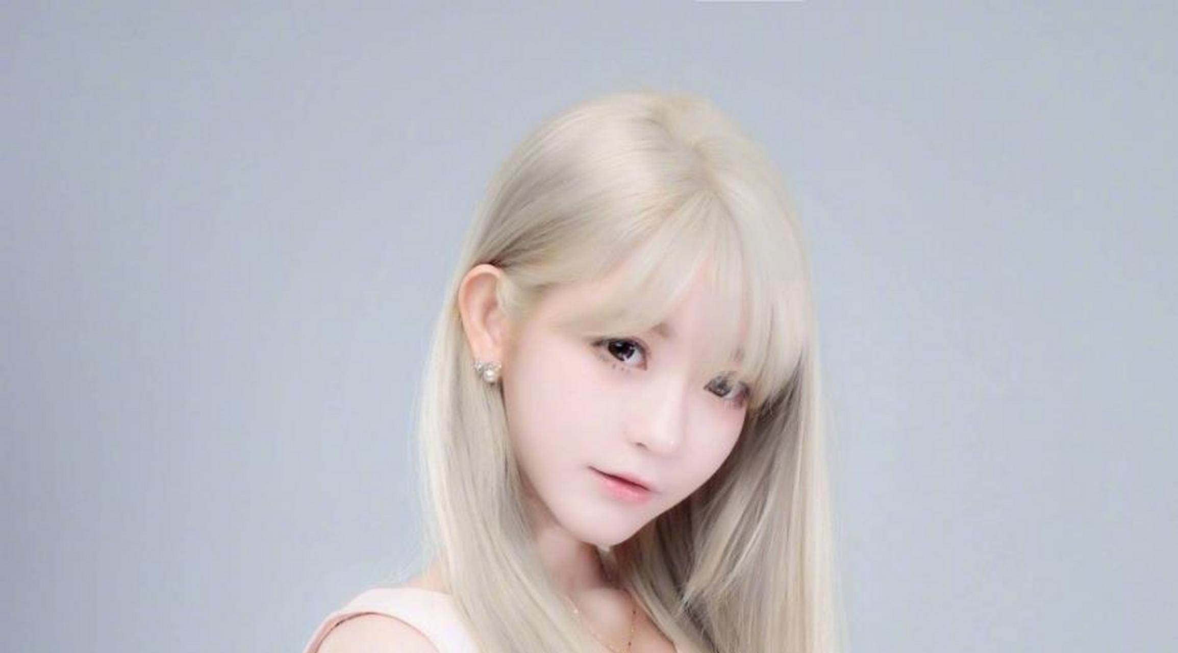 yurisa(一般指朴善慧)出生于韩国,是一名杂志模特 她原本是