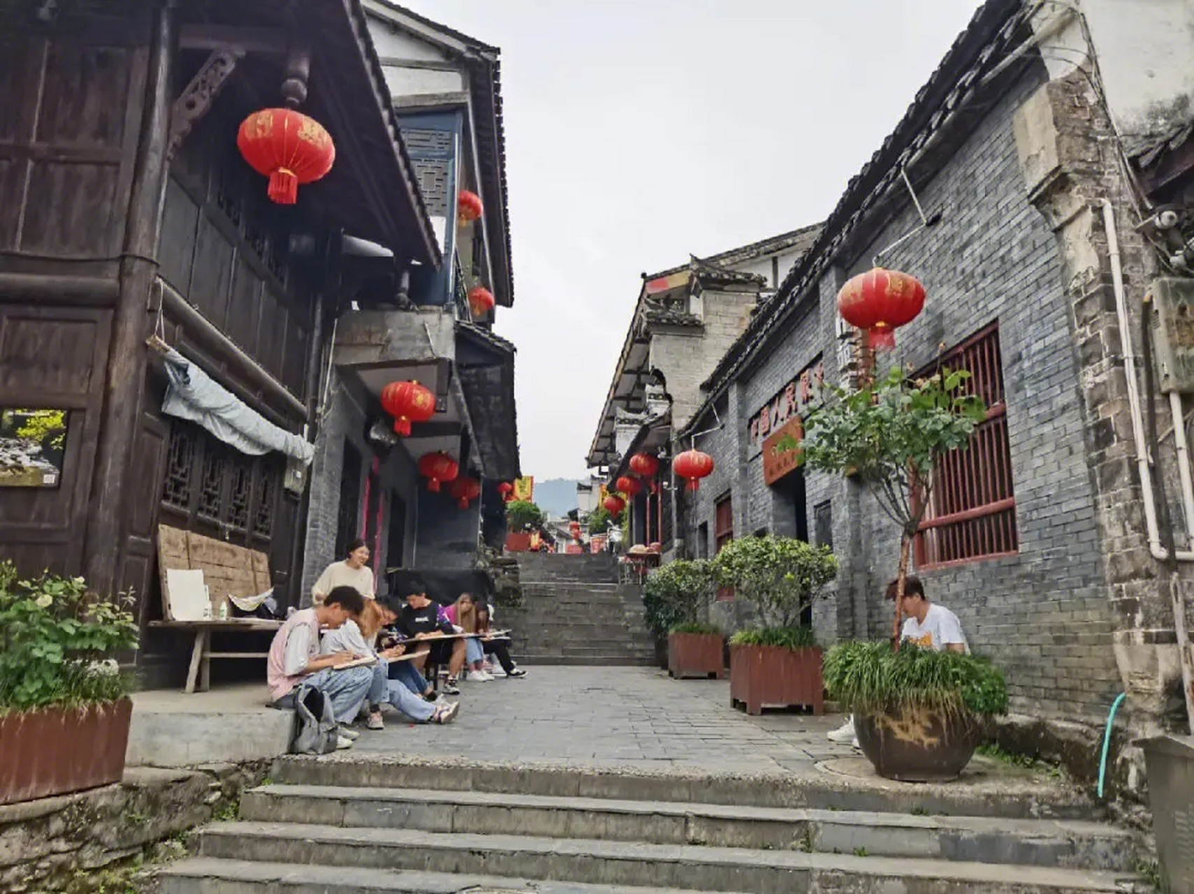 后柳镇,也称后柳古镇,位于安康市石泉县.其始建于唐宋,兴盛于明清.