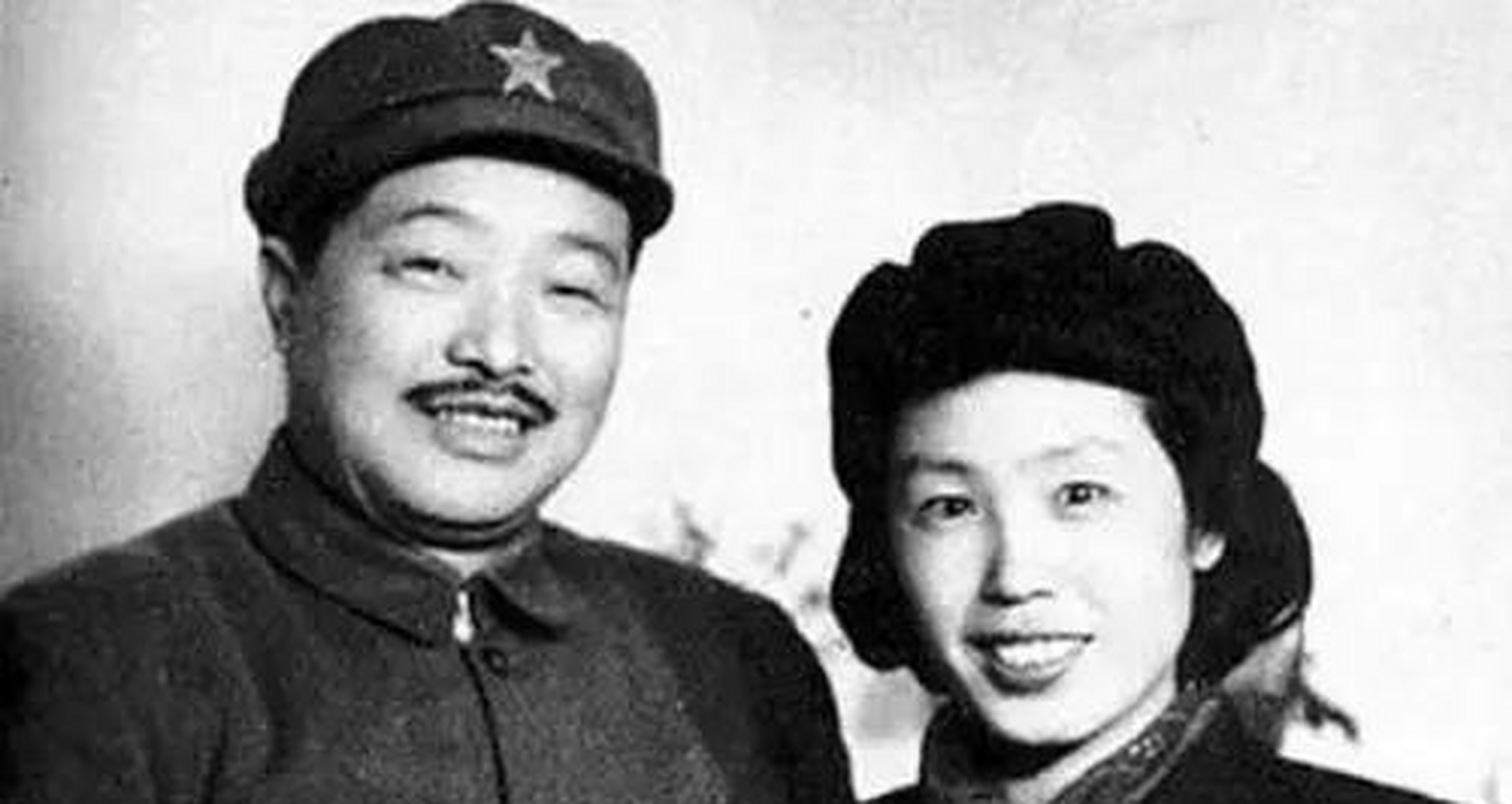 蹇先任出身在湖南一个较为富裕的家庭,父亲是当地有名的大户,尽管家庭