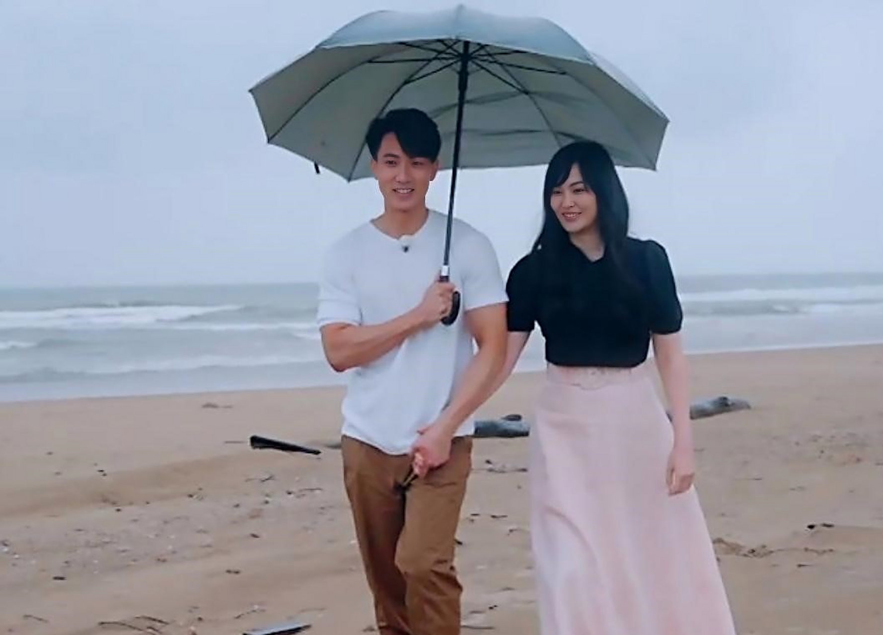 如愿见到吴克群后,何超莲当场直接表白,但吴克群的举动最终还是伤了