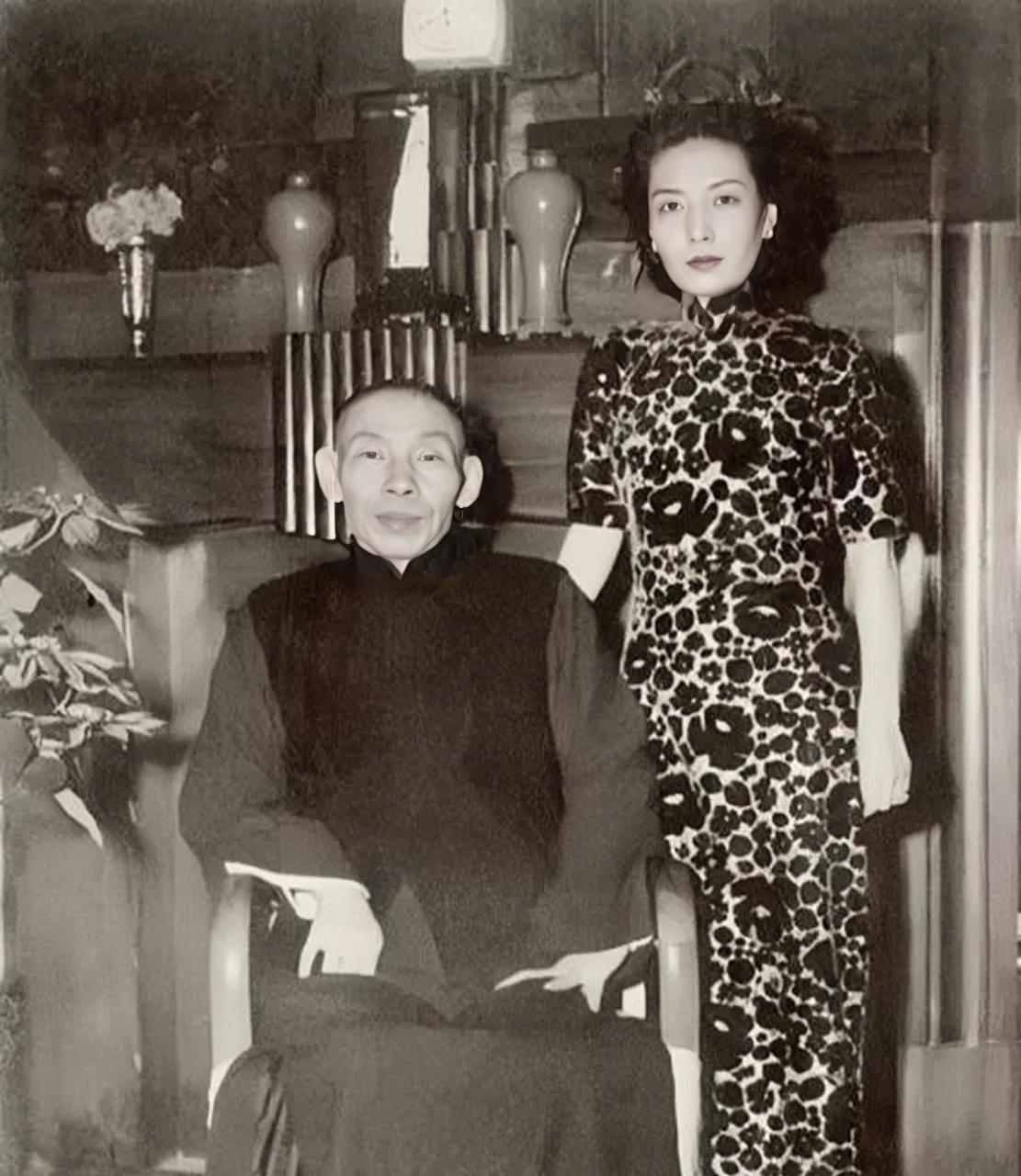 1949年,杜月笙与五姨太孟小冬的结婚照!