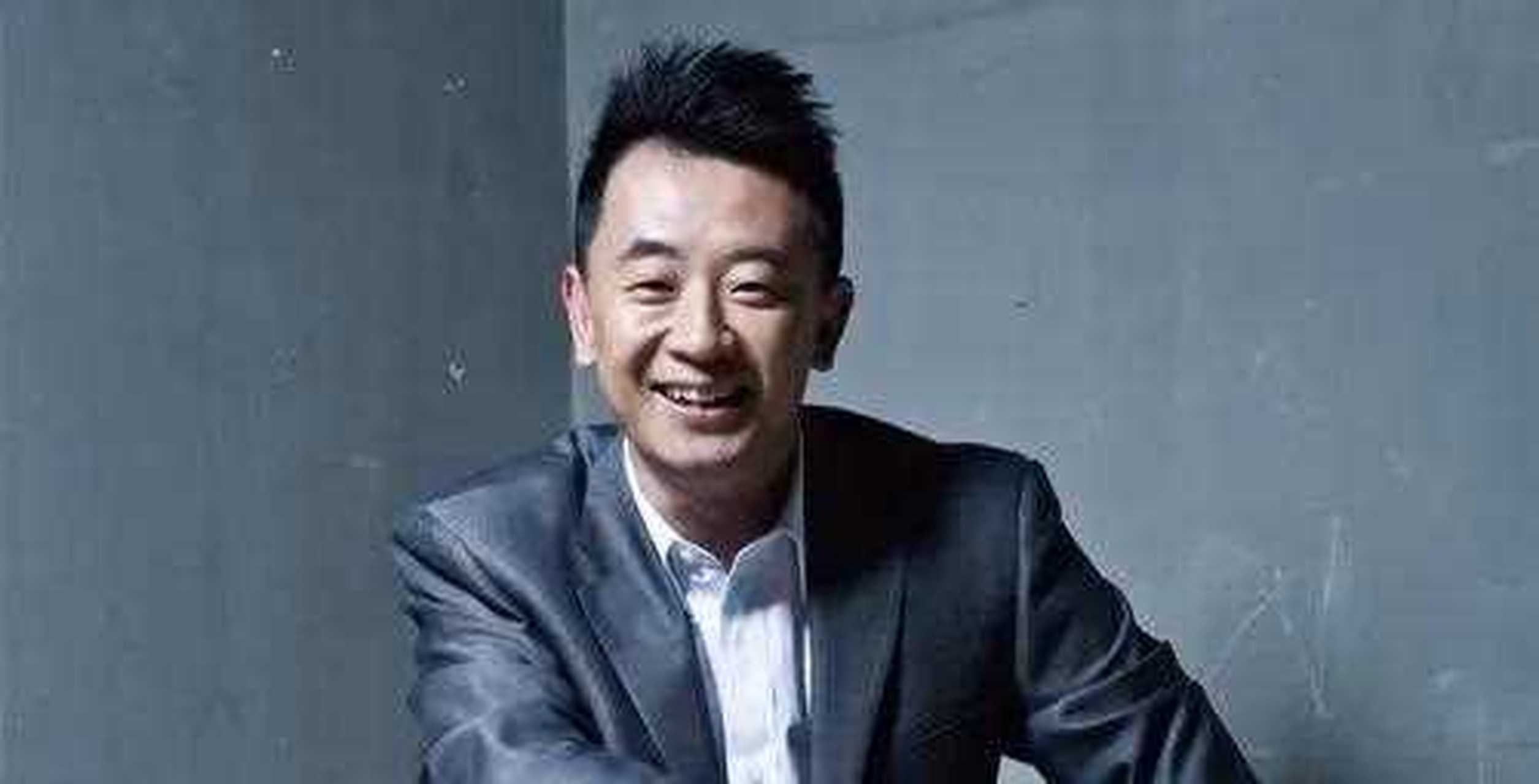 黄海波落难时,只有高圆圆为他庆生,让他现场忍不住用手抹泪.