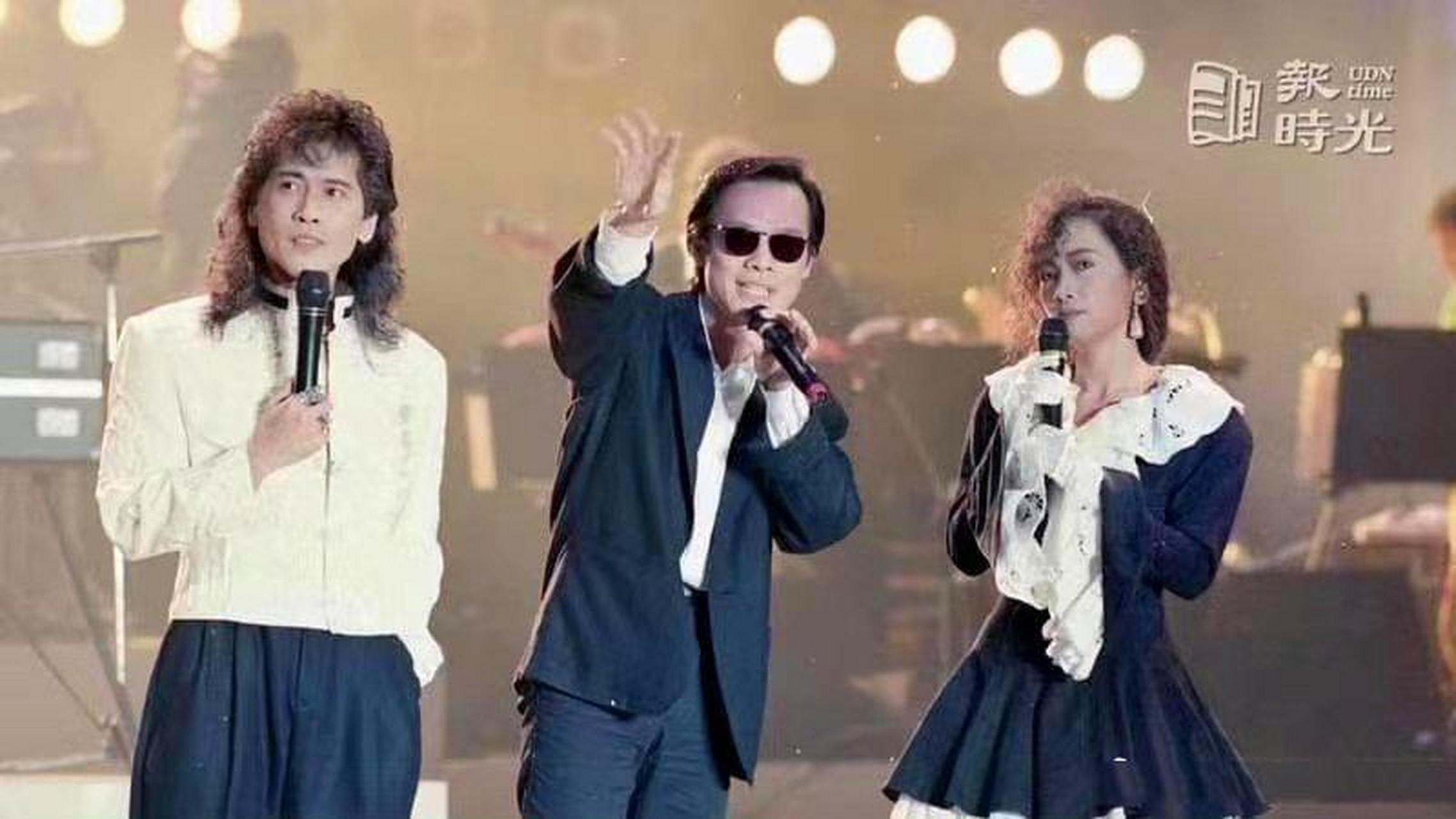 [火焰]1988年,齐秦齐豫《天使与狼》的演唱会,中间这位特邀歌手是谁?