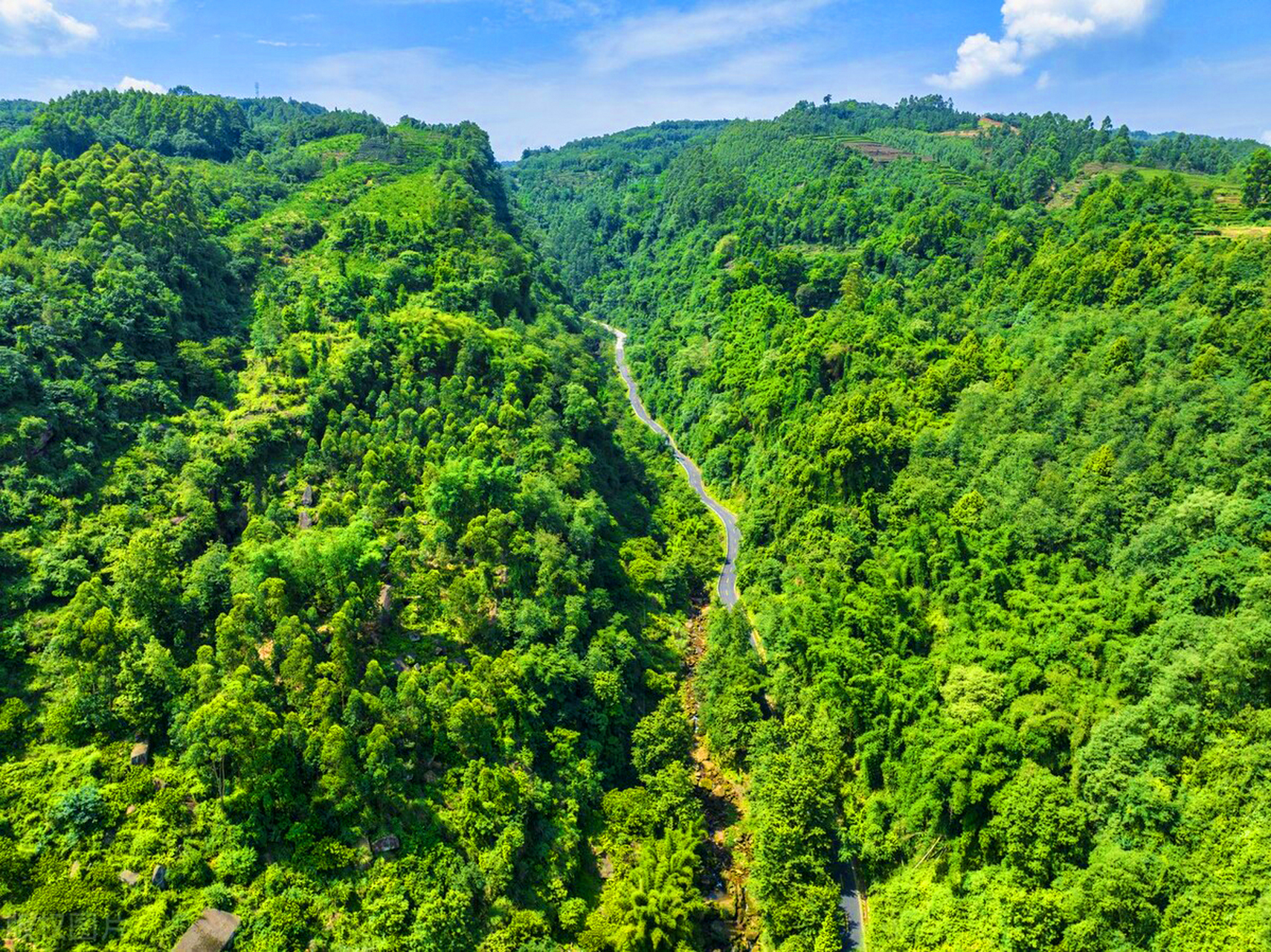 四川眉山丹棱的老峨山,青山绿水清凉,夏季避暑的好去处