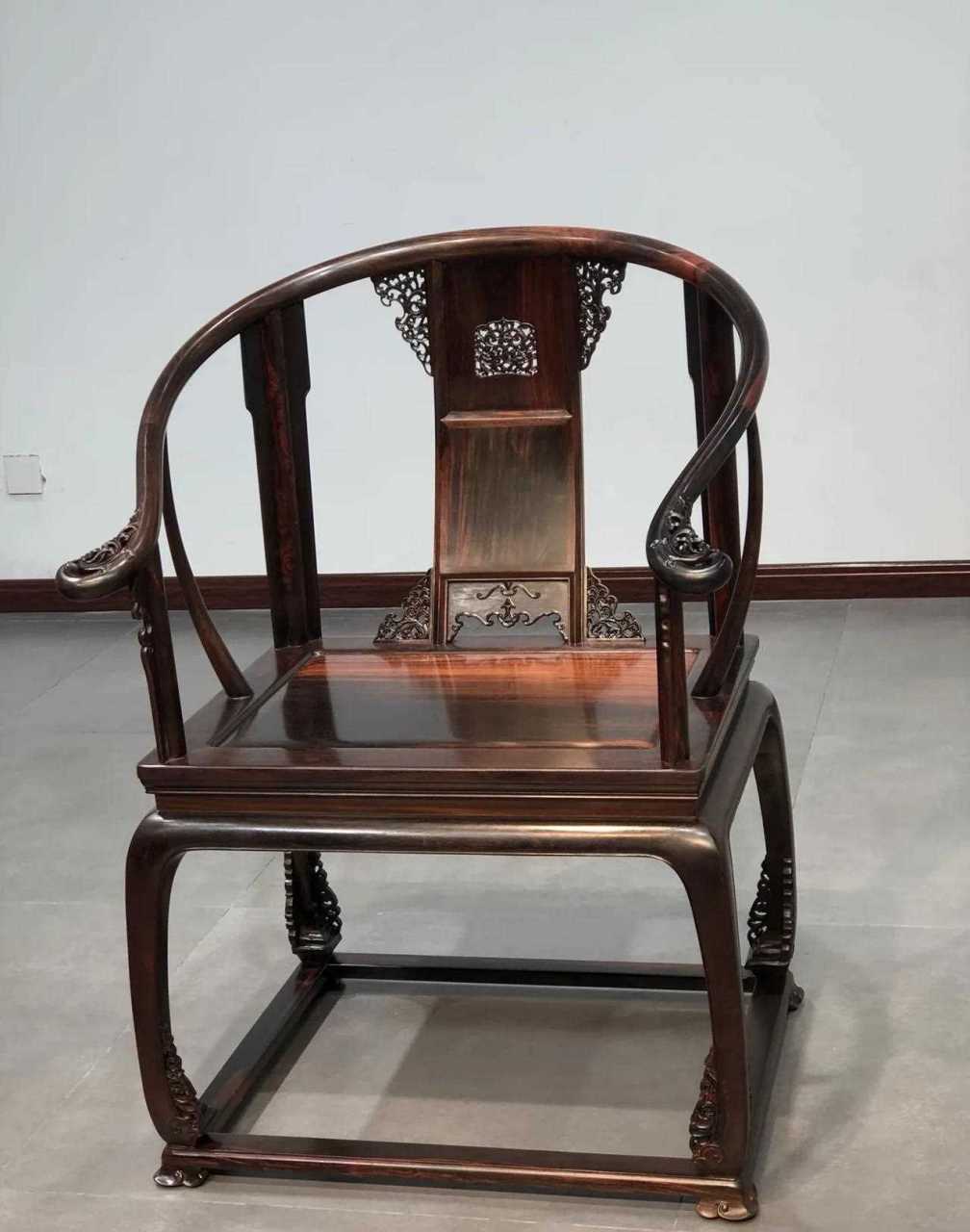 交趾黄檀故宫版皇宫椅三件套,面板独板,脚花一体,后背花草双面浮雕