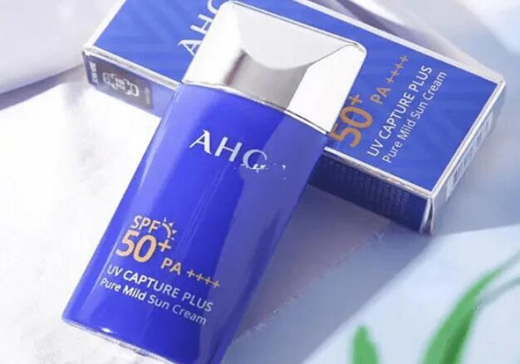 ahc小蓝瓶防晒霜 这是我去年被朋友种草的一款平价防晒,价格在百元
