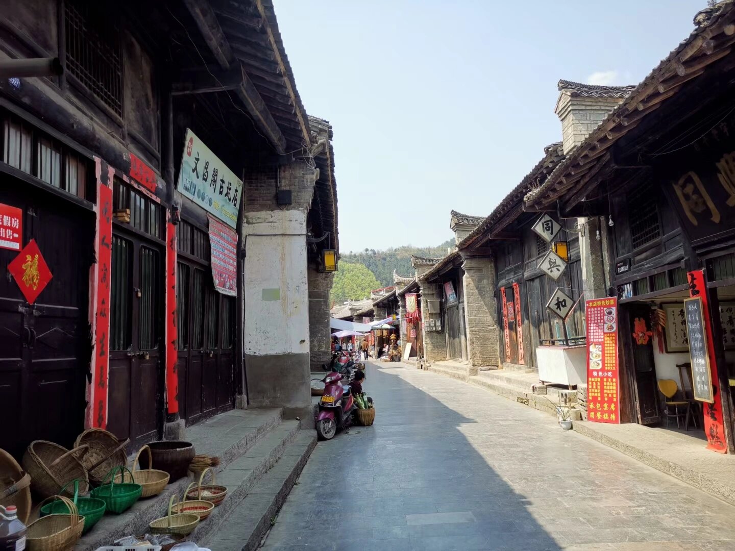 它深藏在秦岭终南山的腹地,如同一位低调的隐士,静静地诉说着岁月的