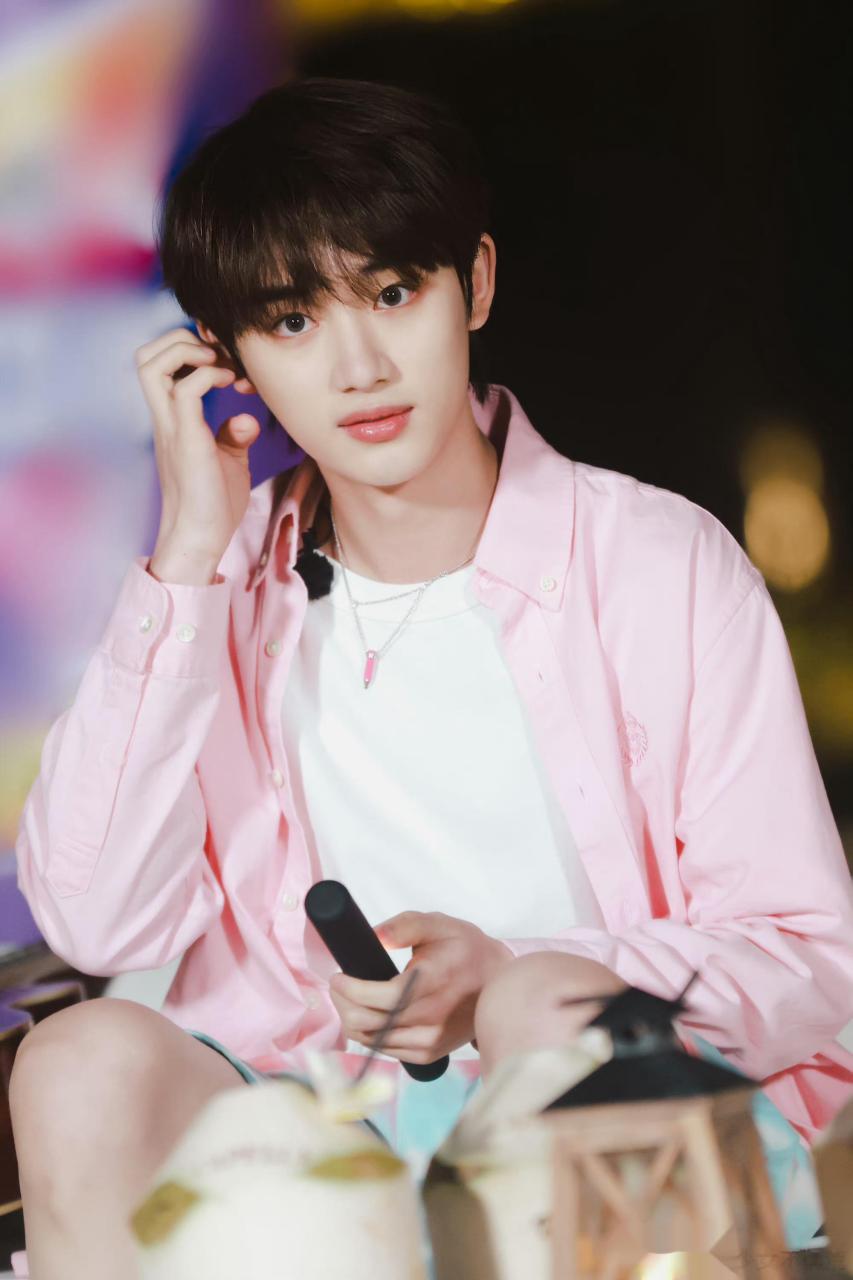 马嘉祺 丁程鑫 宋亚轩 刘耀文 张真源 严浩翔 贺峻霖