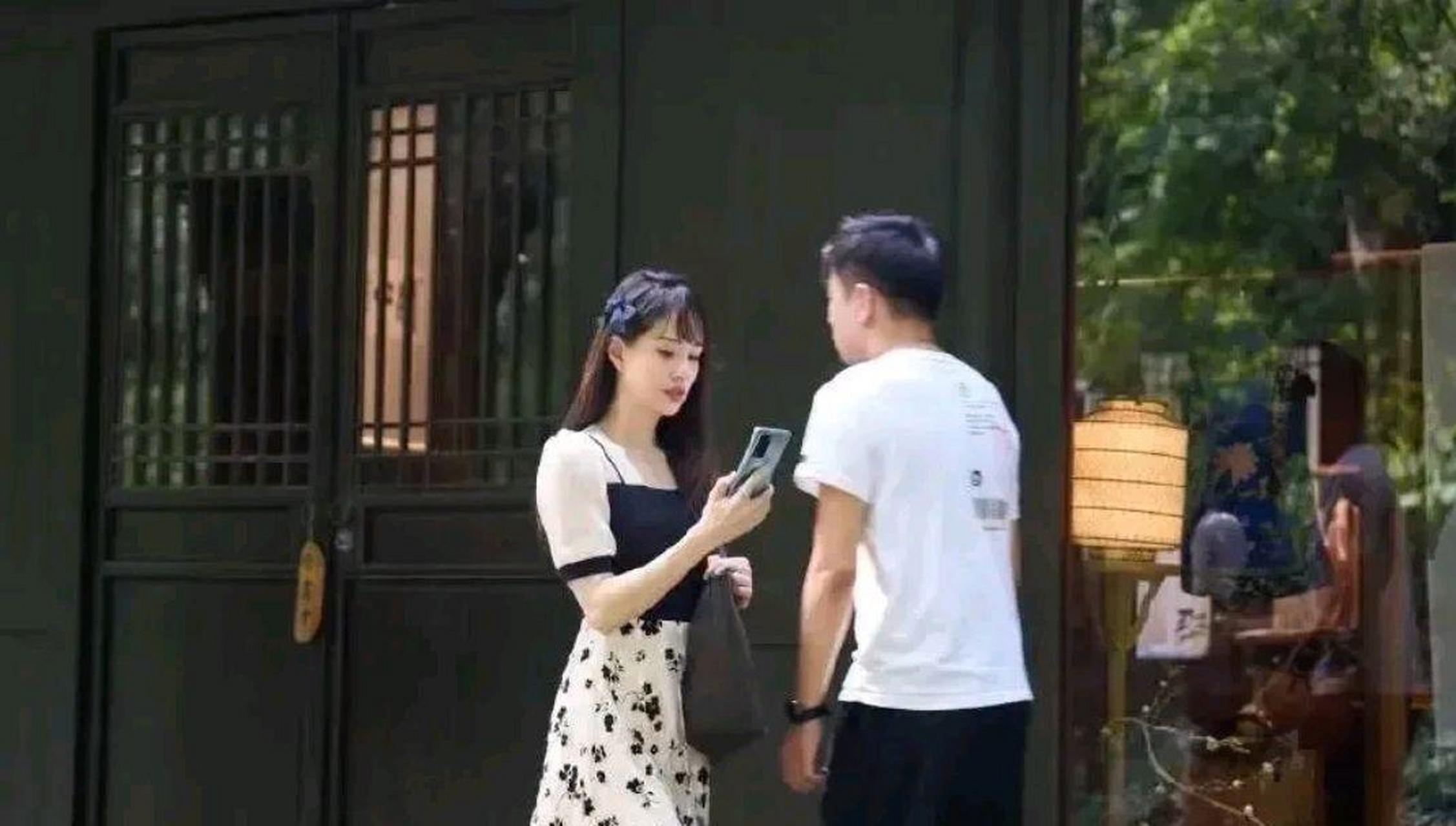 李若彤男装图片