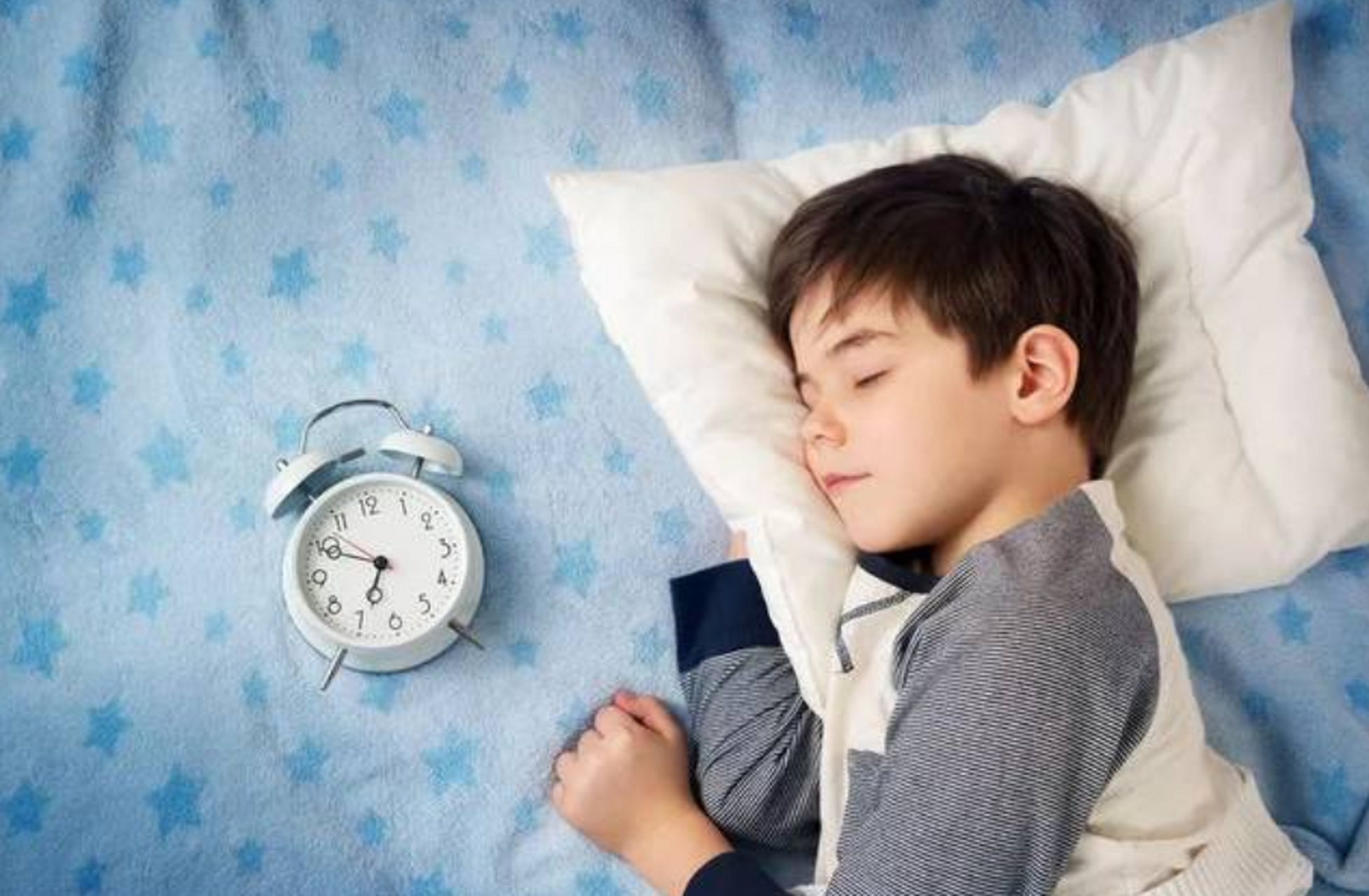 我感觉全世界需要早睡早起充足睡眠的真的只有中国人,我至今不明白