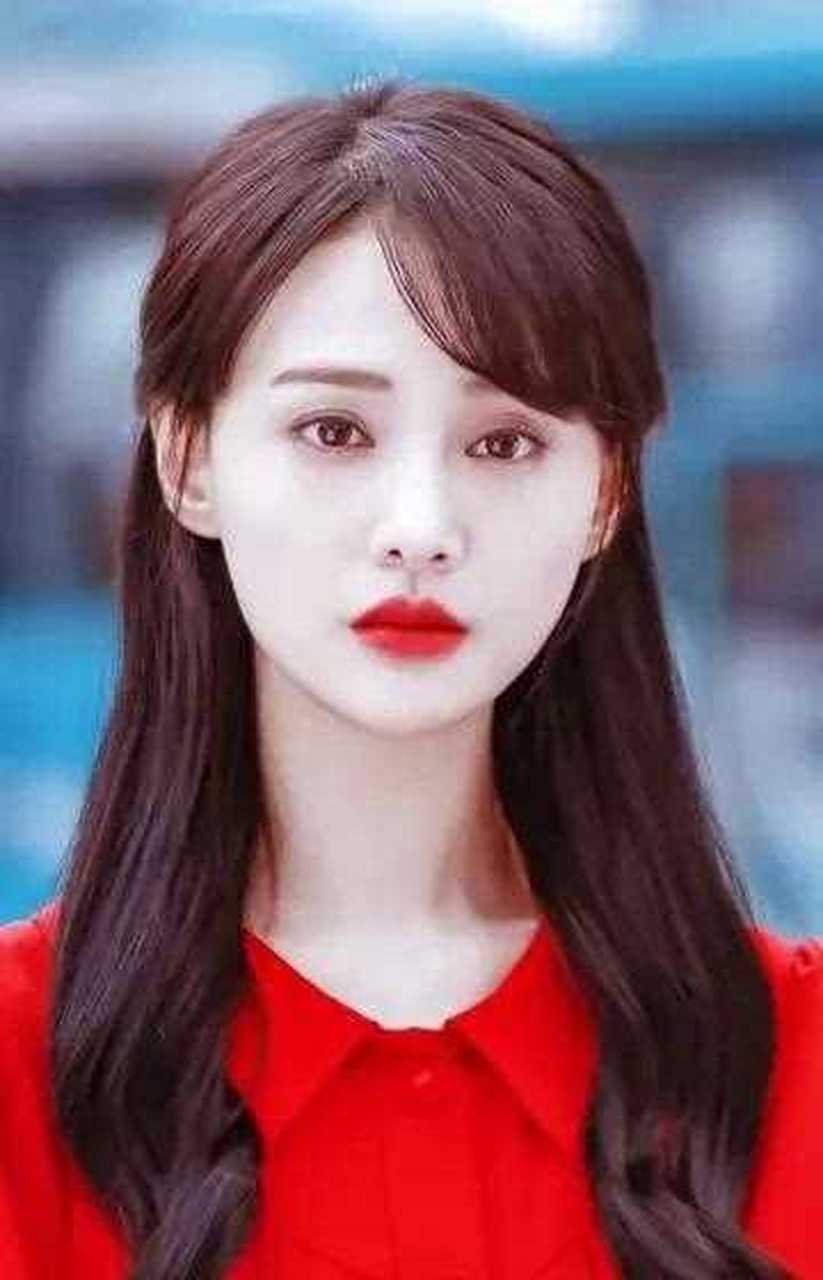 在庭审的过程中,郑爽的录音细节被曝光了,她声称自己是因为减肥过度