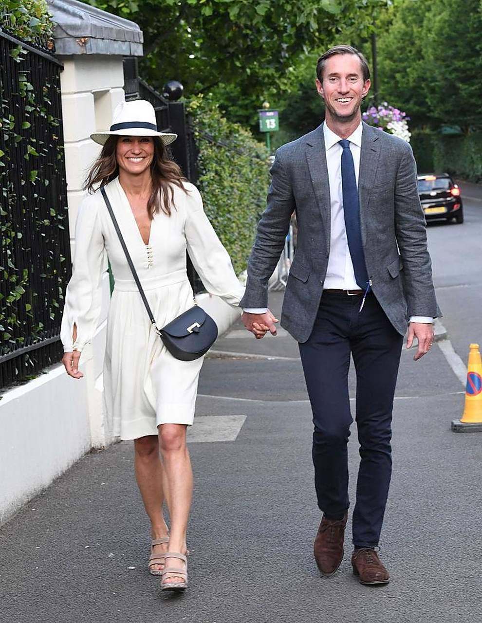 凯特王妃的妹妹皮帕·米德尔顿,私服穿搭比姐姐要时髦摩登一些,白色的