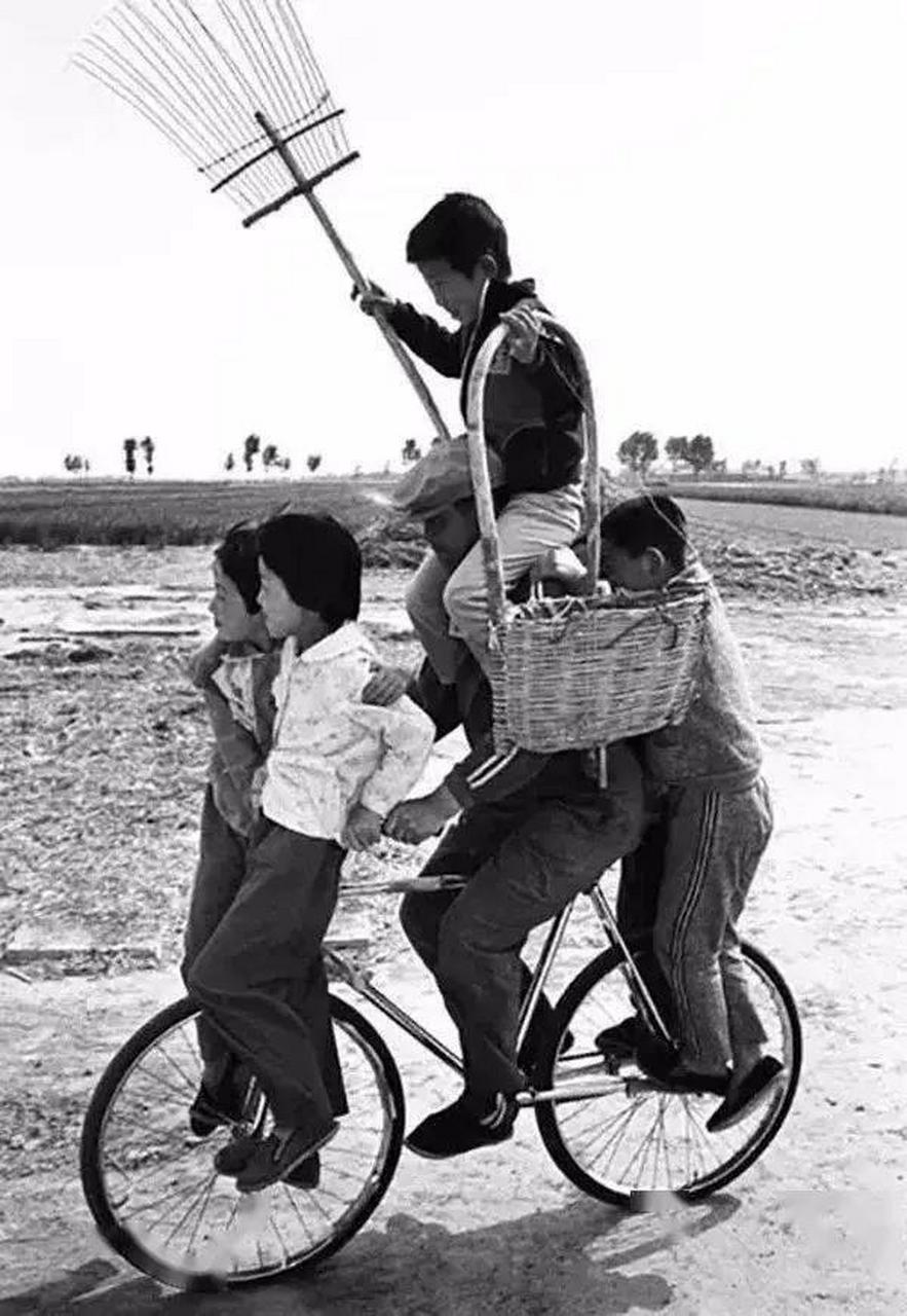 1988年的河北,是一个相对落后的地区,那时的人们的交通工具也相对简陋