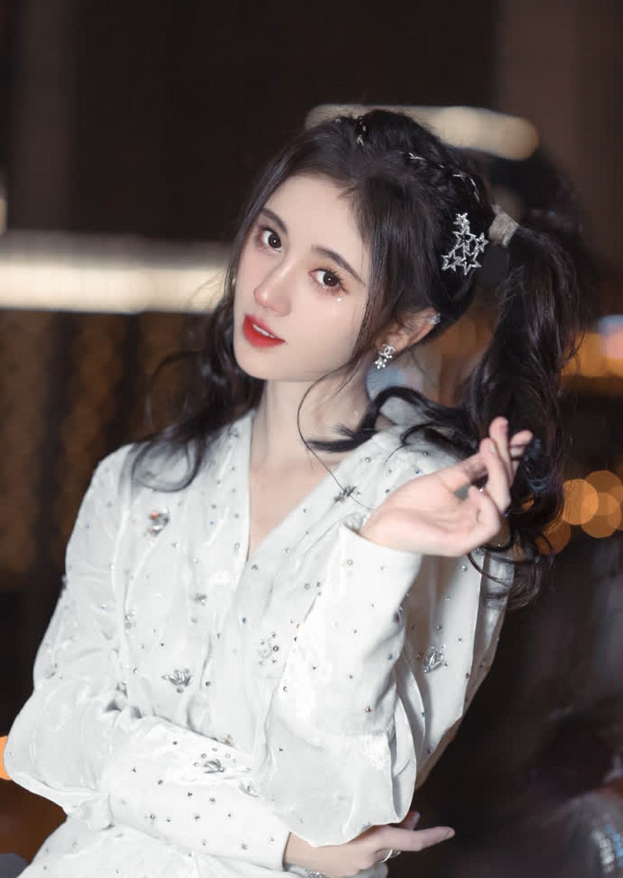 鞠婧祎马尾辫#[得意]