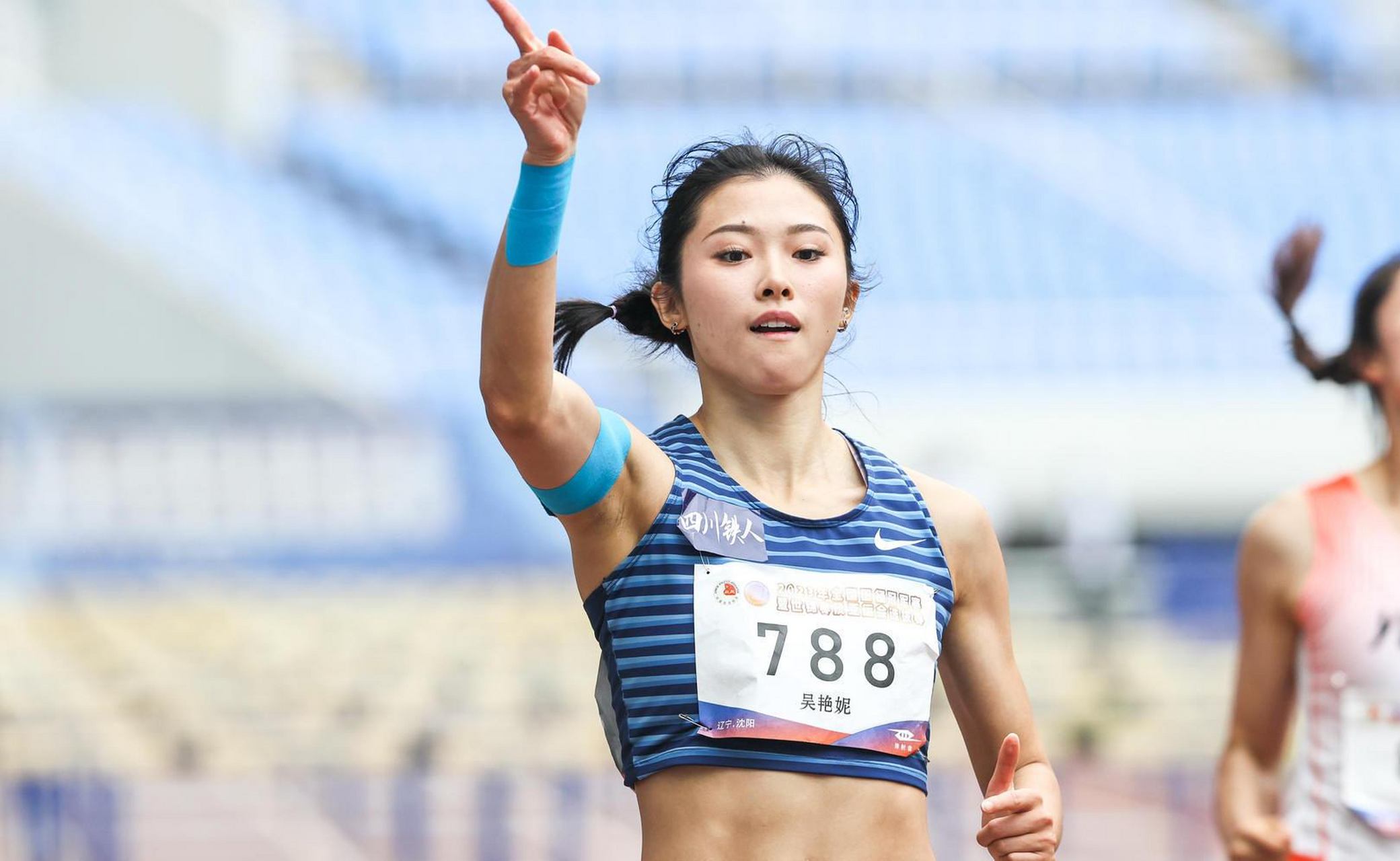 近日,四川美女吴艳妮在全国田径冠军赛上夺得了金牌,这是她今年的一项