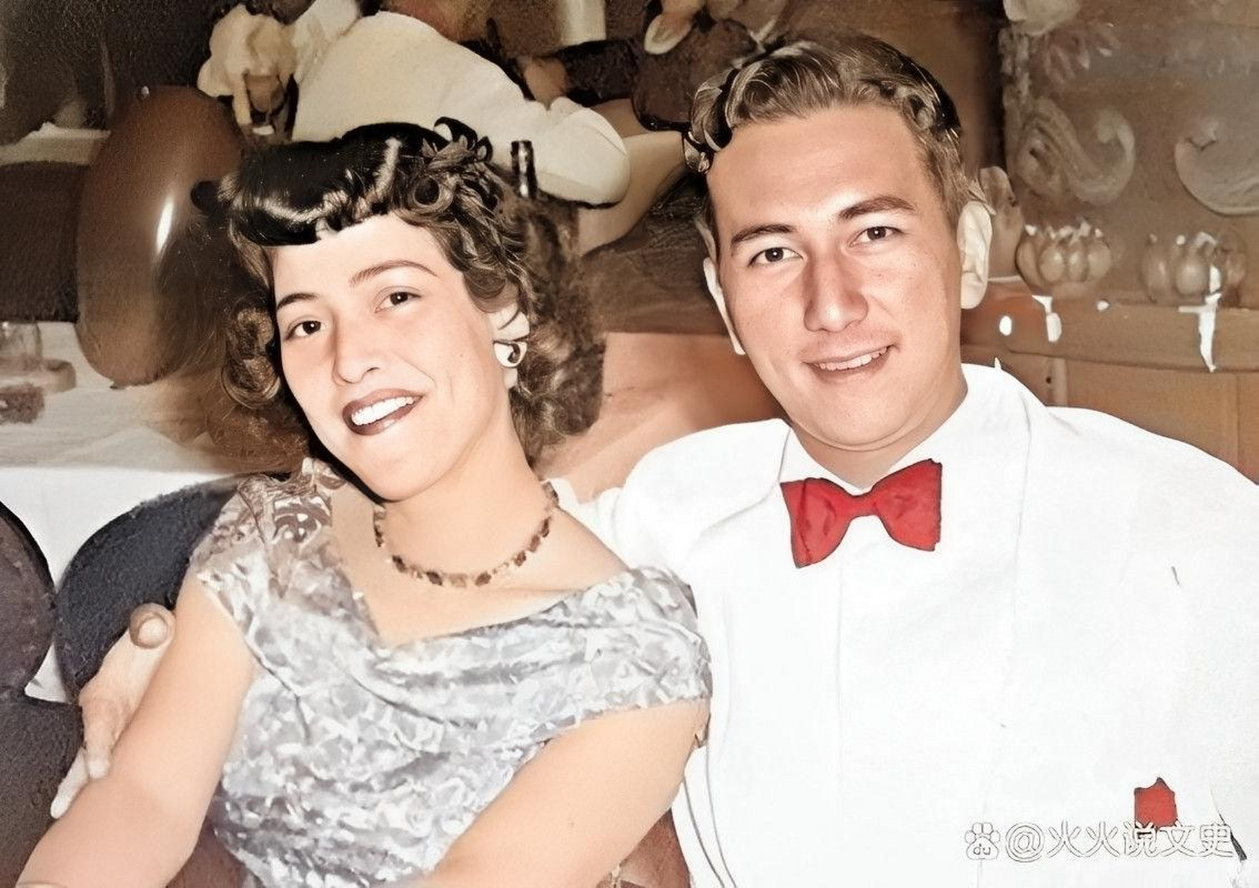 黎婉华是赌王何鸿燊的原配妻子,是名副其实的千金小姐.