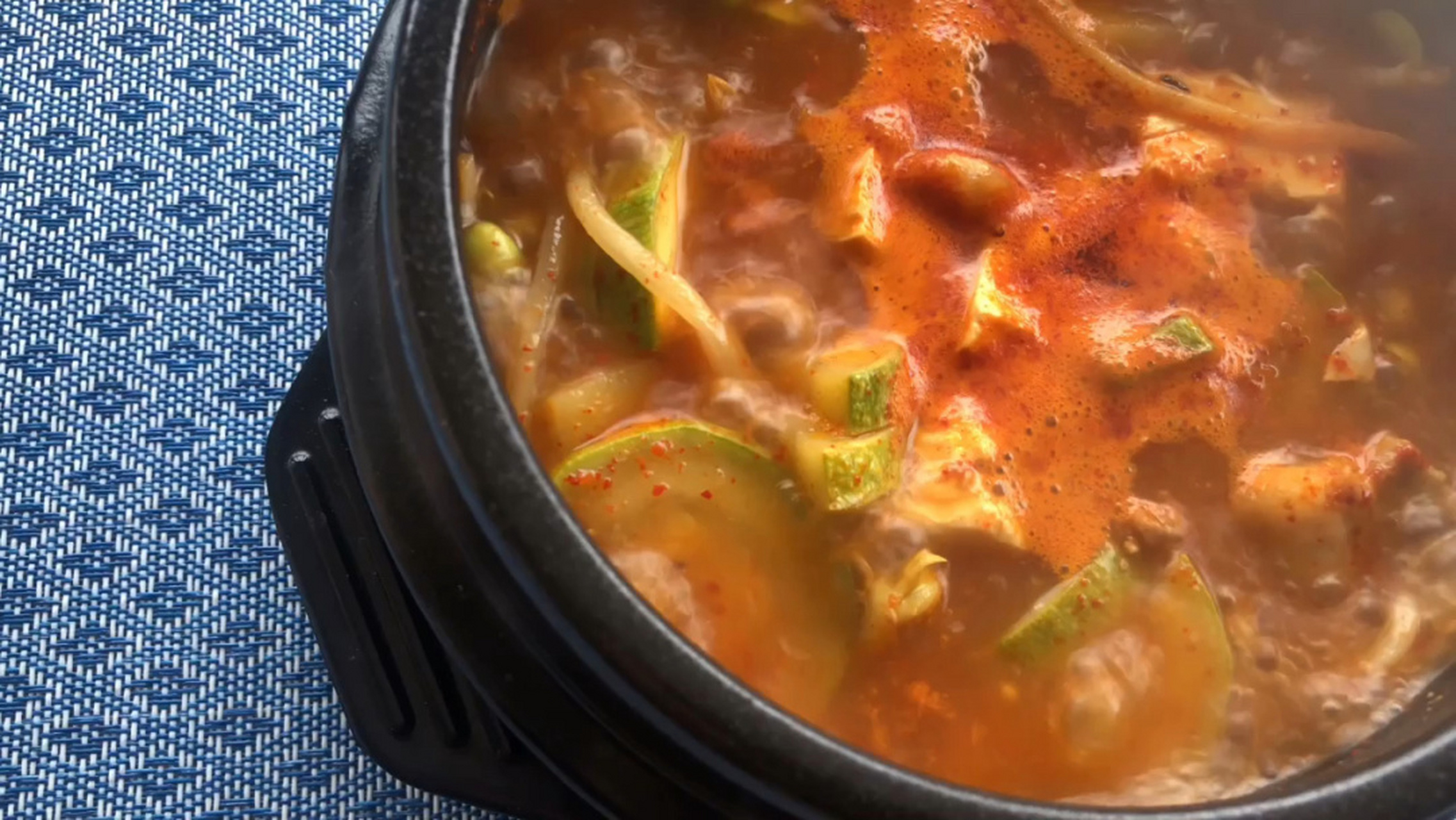 [开心]营养美味的味噌汤是我去吃韩国菜时必点的菜之一.