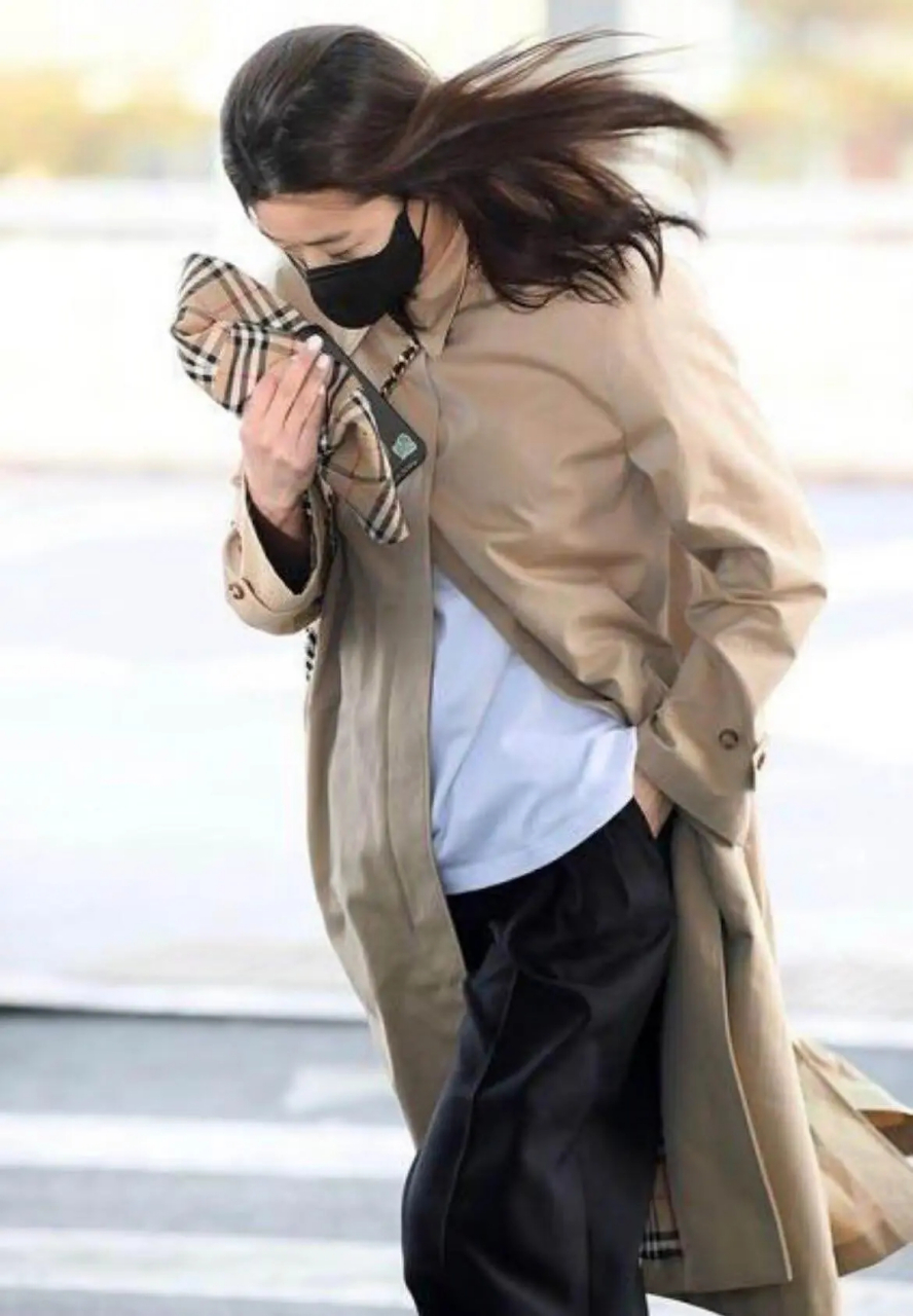 全智贤太实在了,机场图不p就放出来,"真实状态"藏不住了!