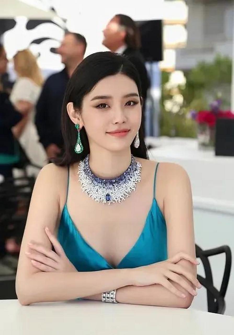 维密天使奚梦瑶写真大片