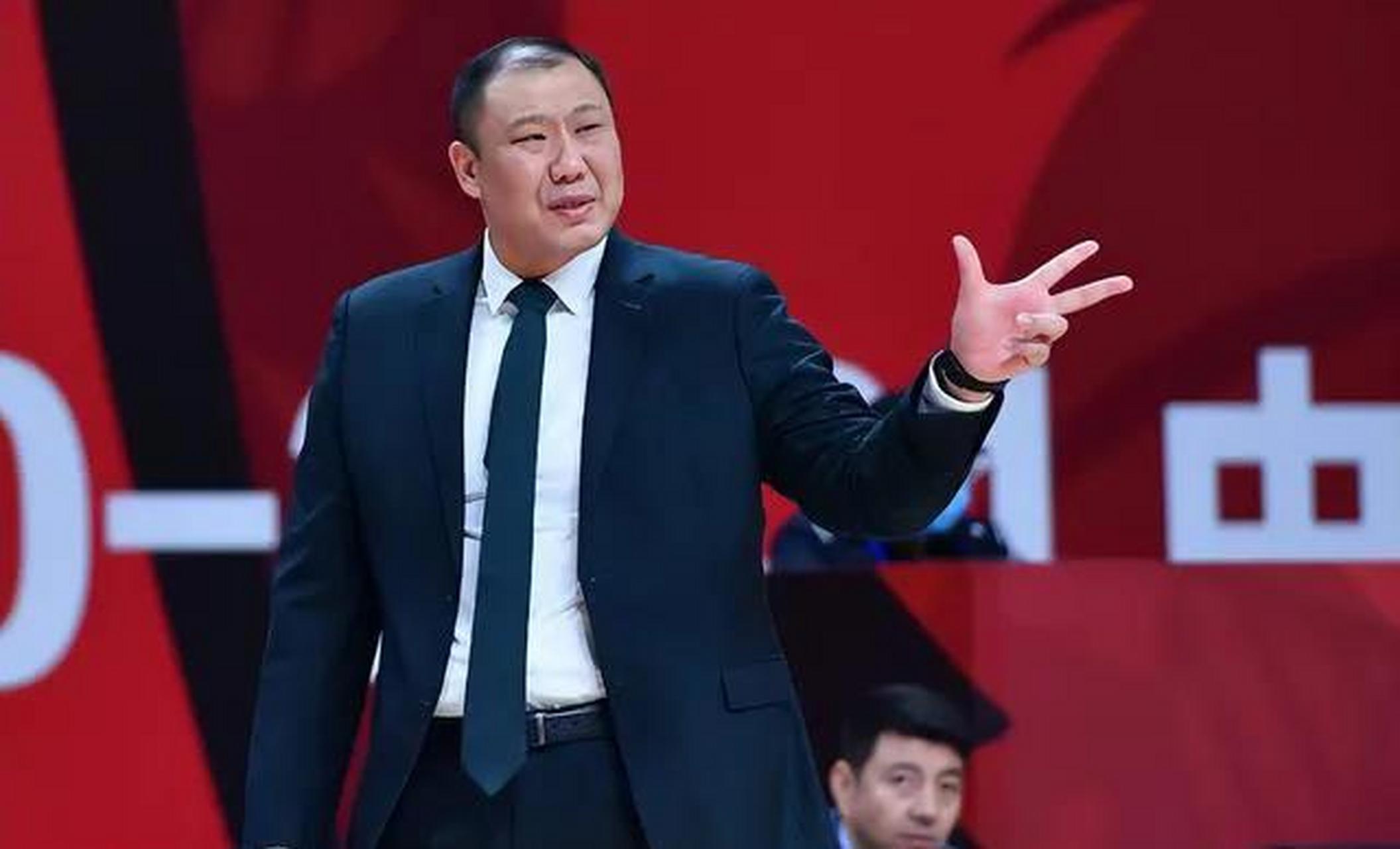 王晗:感谢李春江指导,感谢李楠指导  本赛季在山东苦苦挣扎的王晗和