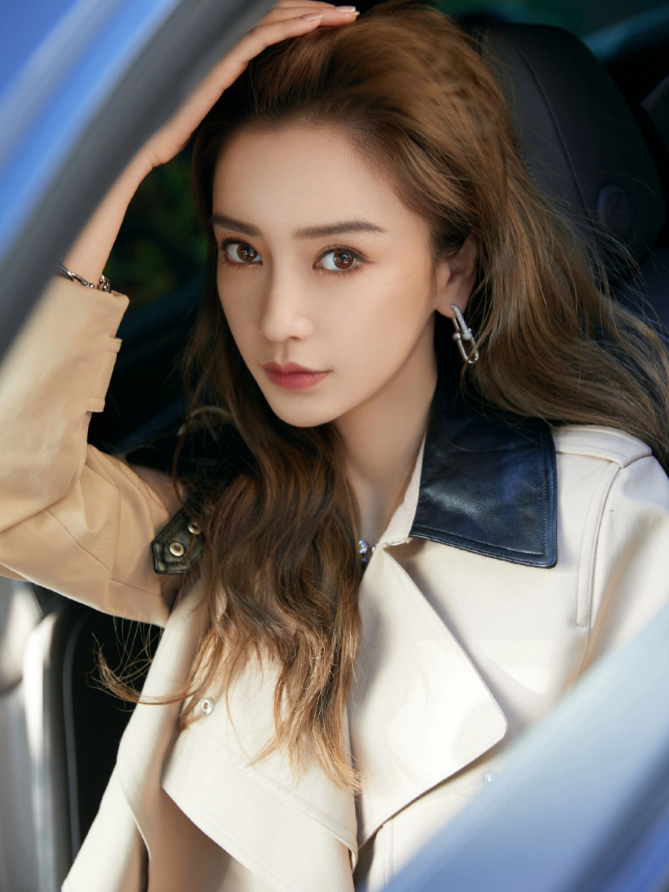 杨颖angelababy 活动造型 机车风穿搭a爆了 新发色很适合亚洲人哦