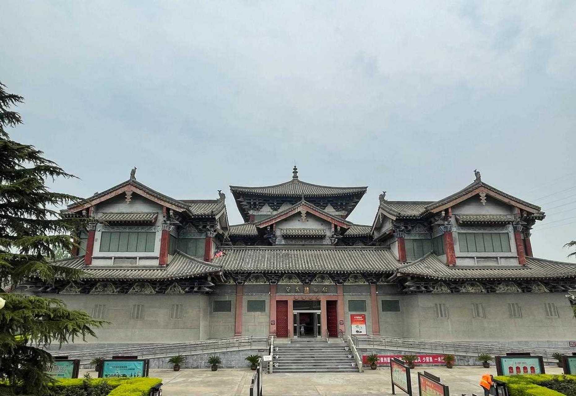 几乎空无别人的巩义博物馆,自由行,vip游的感觉[开心]