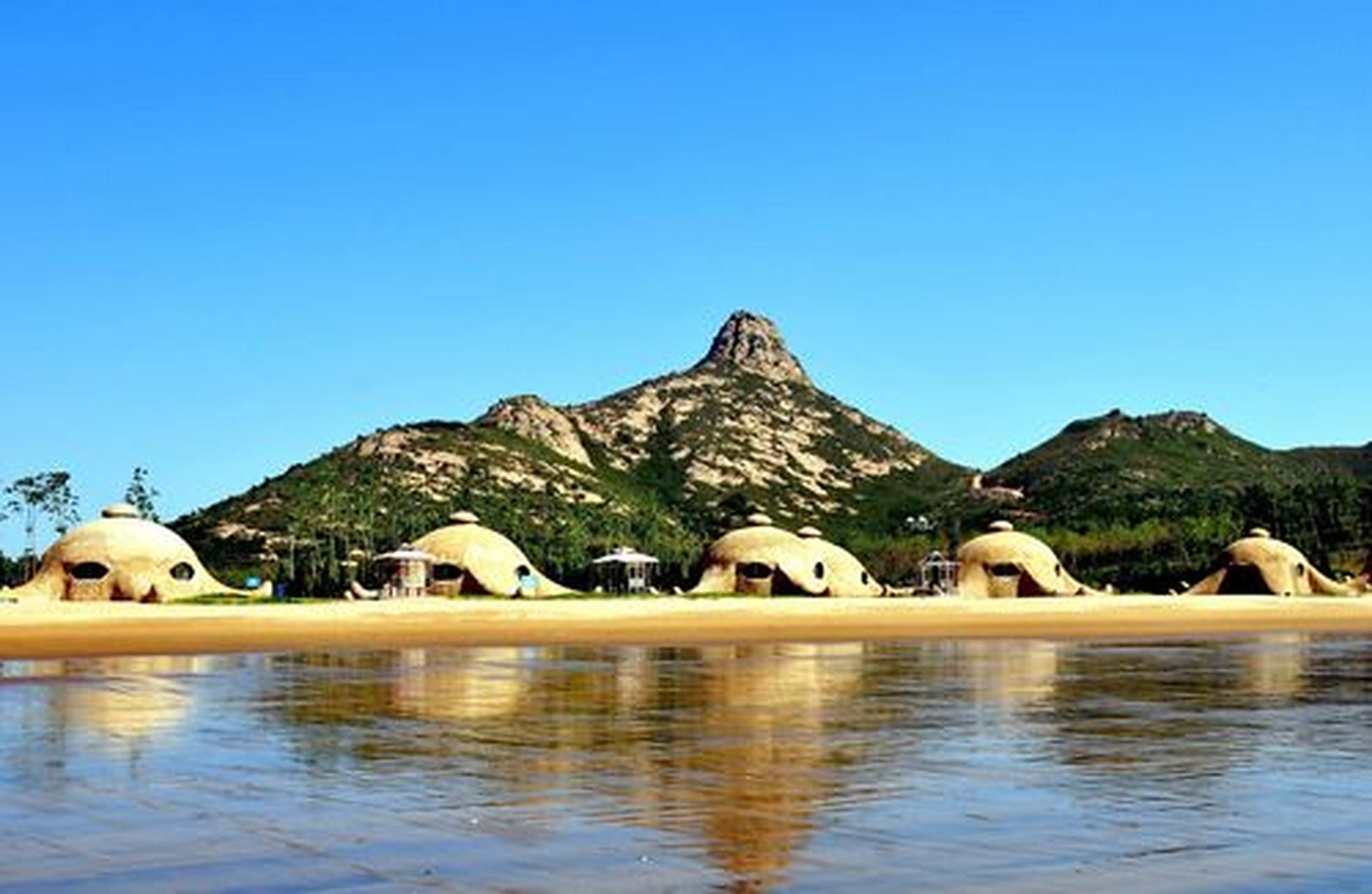 乳山市,山东省辖县级市,由威海市代管.