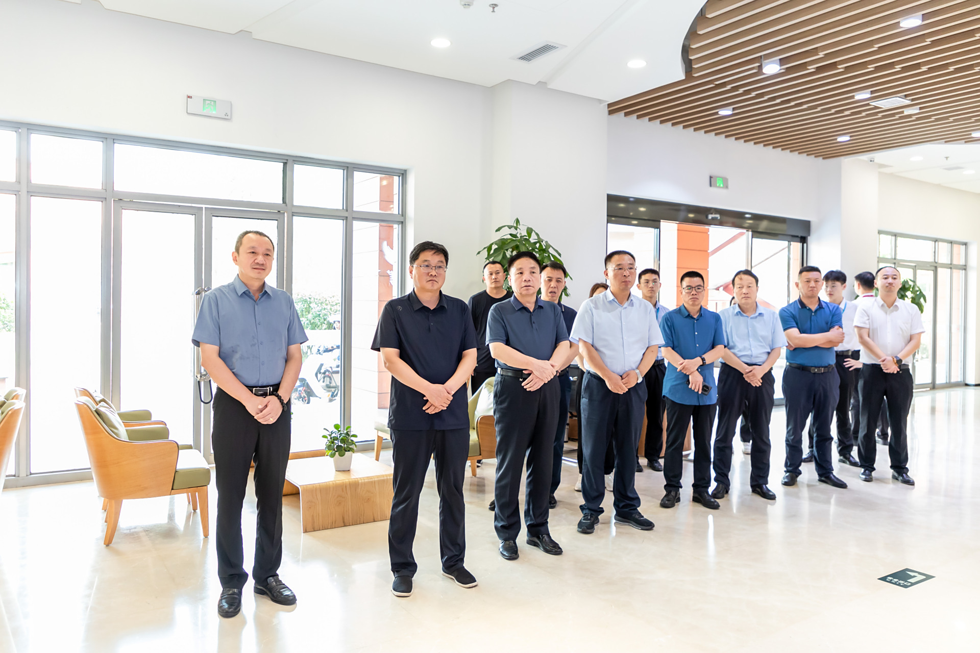 运城市芮城县委书记尚玉良一行莅临"前行科创"集团总部考察,推进双方