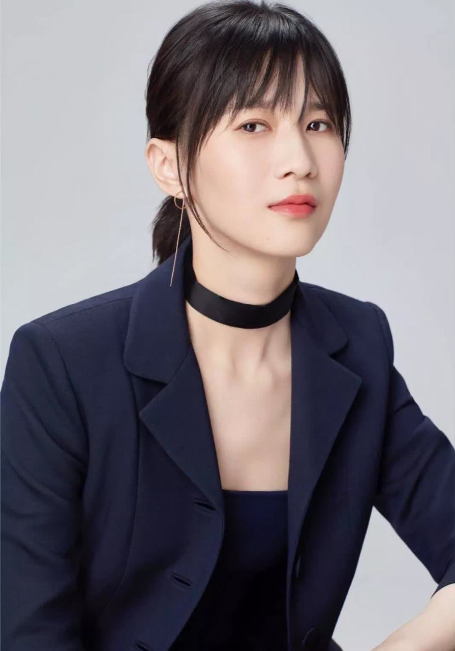 2019年9月至2021年9月网红主播收入排名:   第一名:薇娅,57.