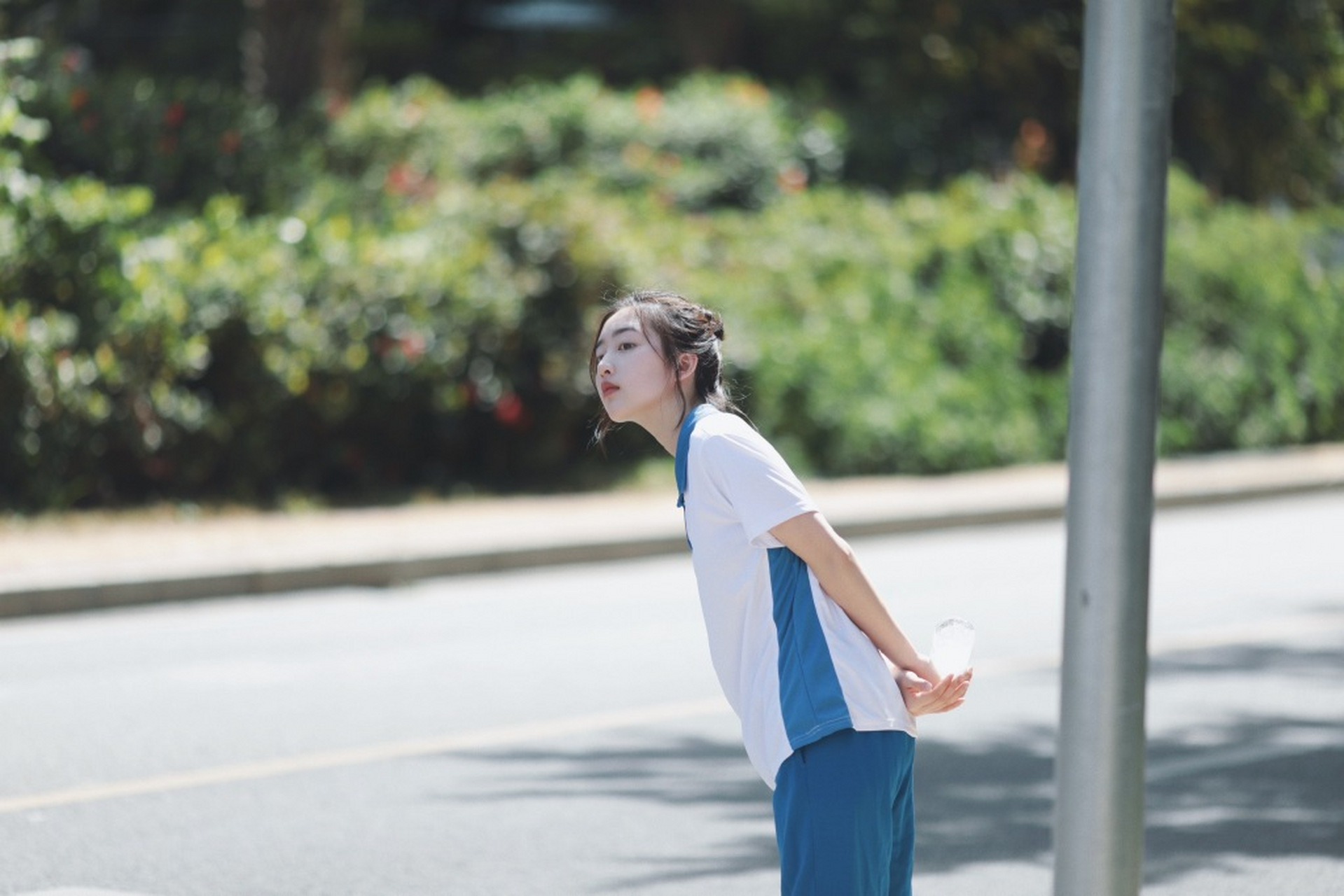 邓恩熙元气感校服写真.