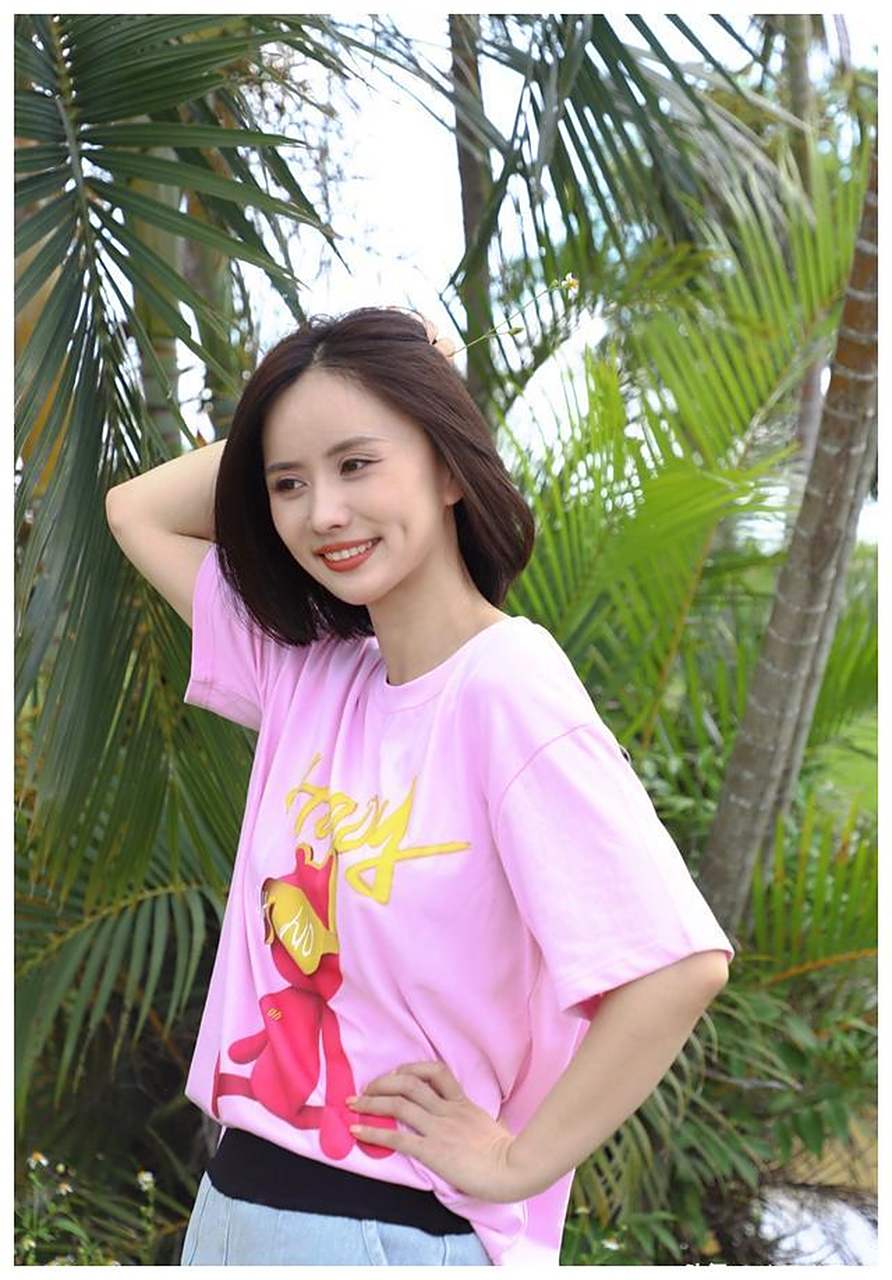 梁缘夏日粉色可爱写真