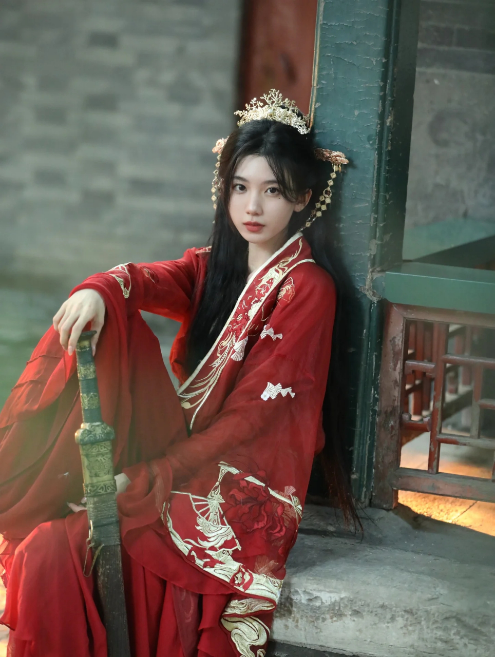 谁还没有拍过红色汉服 真的会被自己惊艳到  谁还没有尝试过红色汉服!